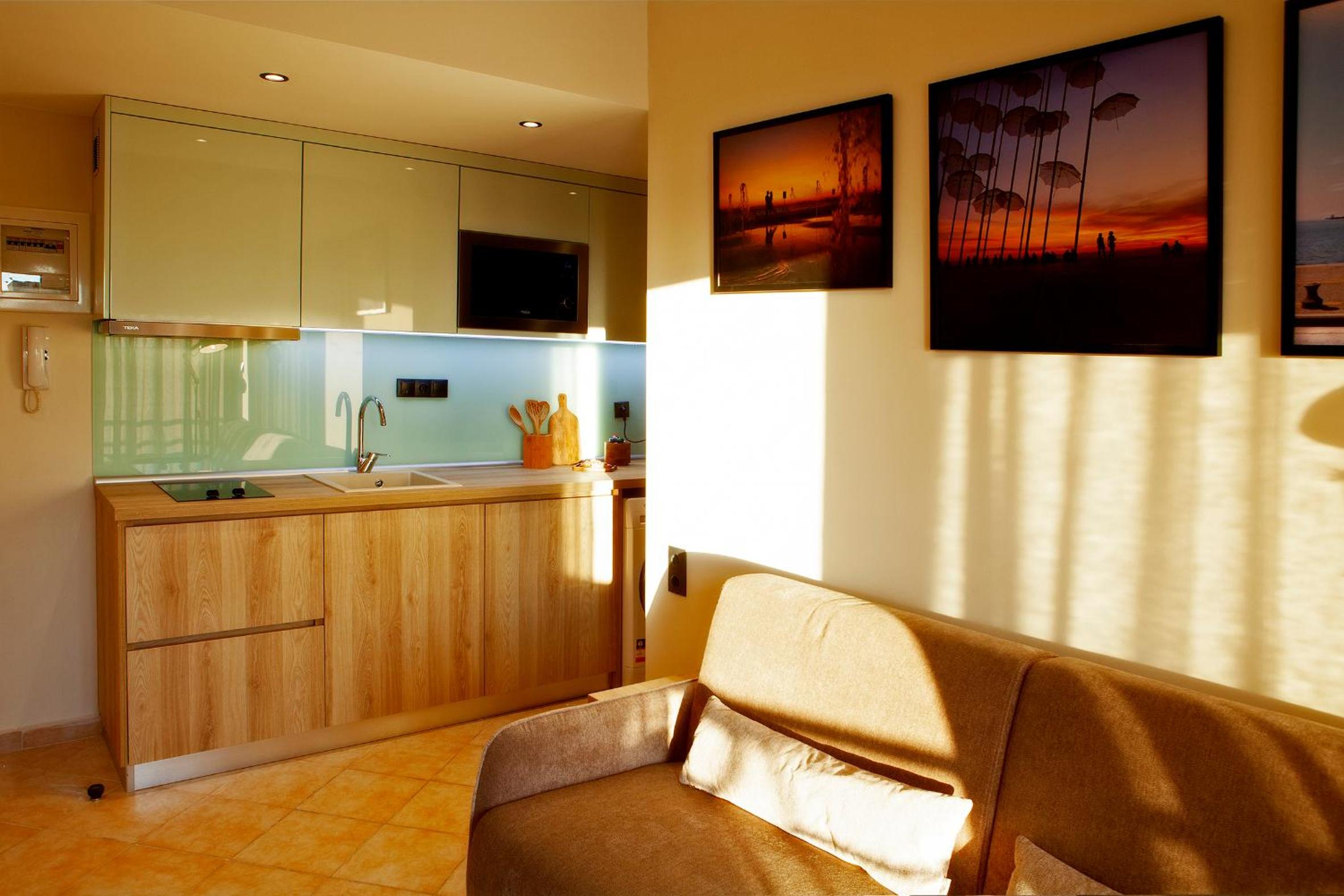 One-Bedroom Apartment - Photo 11