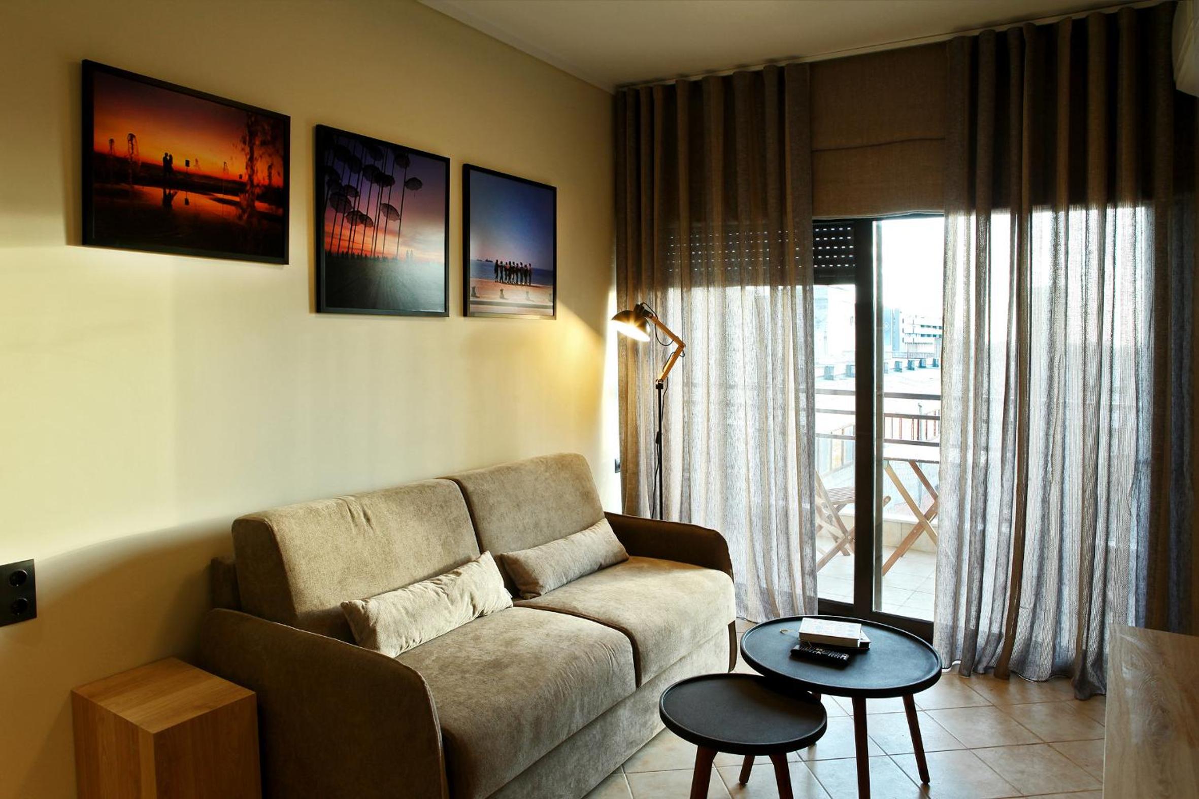 One-Bedroom Apartment - Photo 12