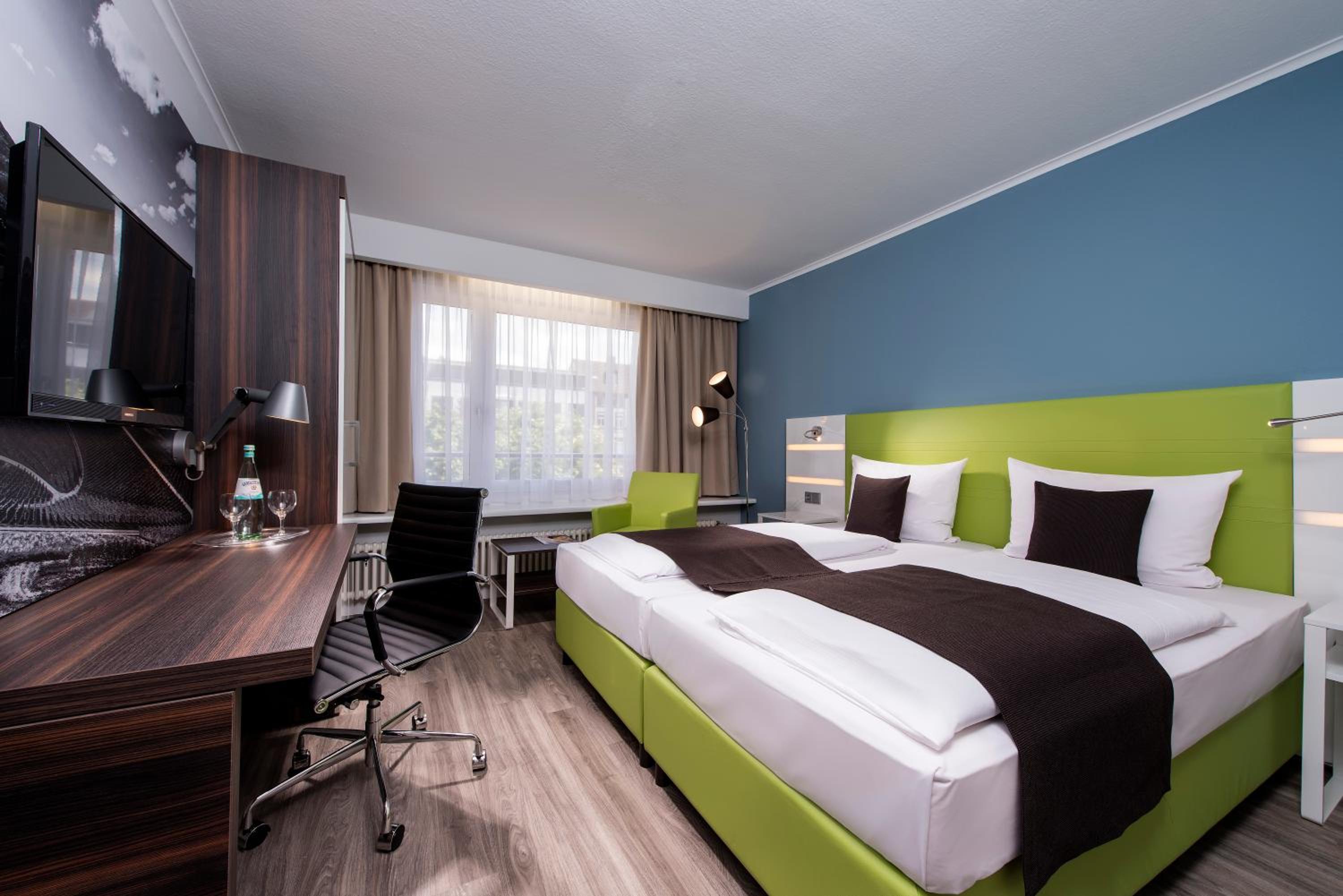 Standard Twin Room - Photo 4
