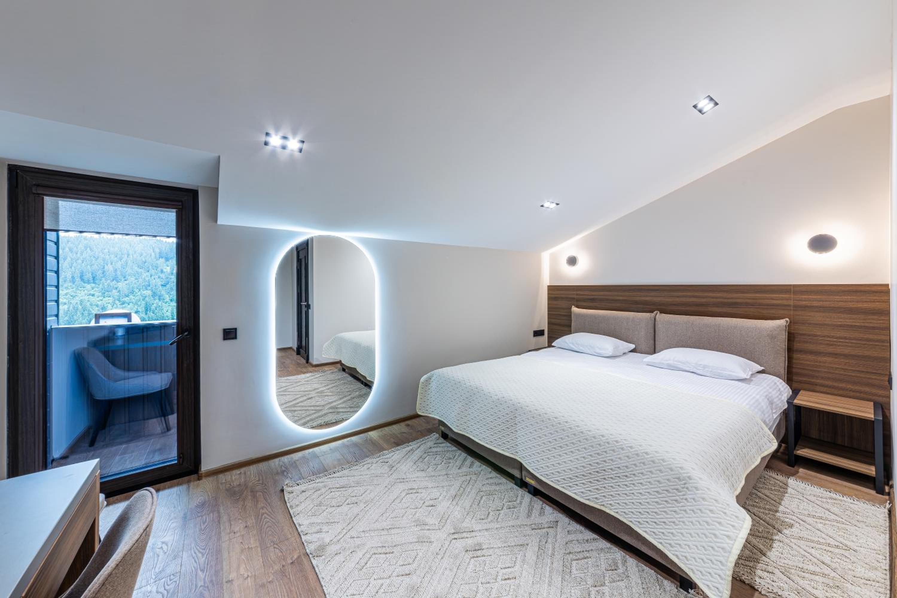 Suite with Mountain View - Attic