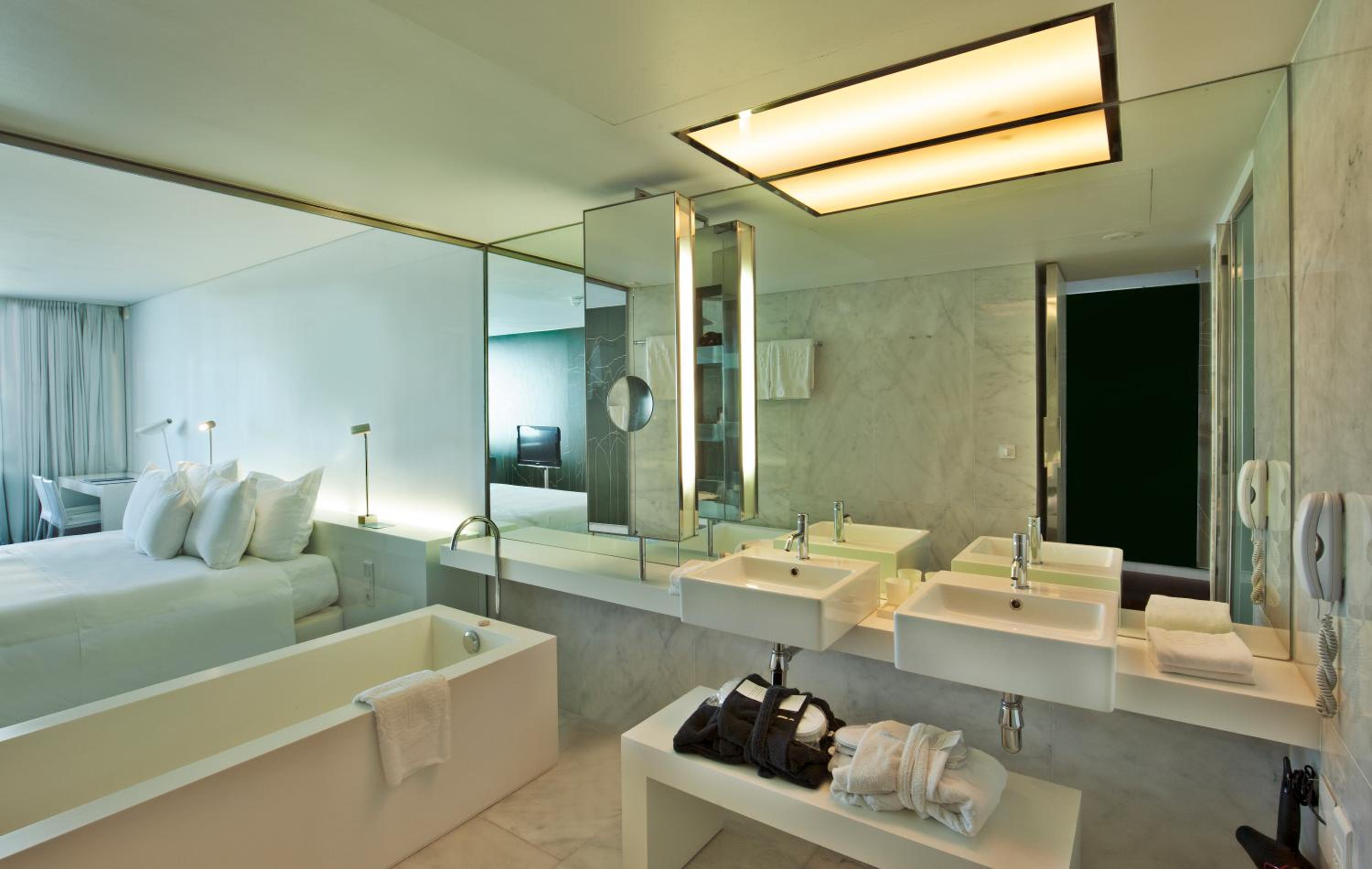 Deluxe Double or Twin Room with Balcony photo 2