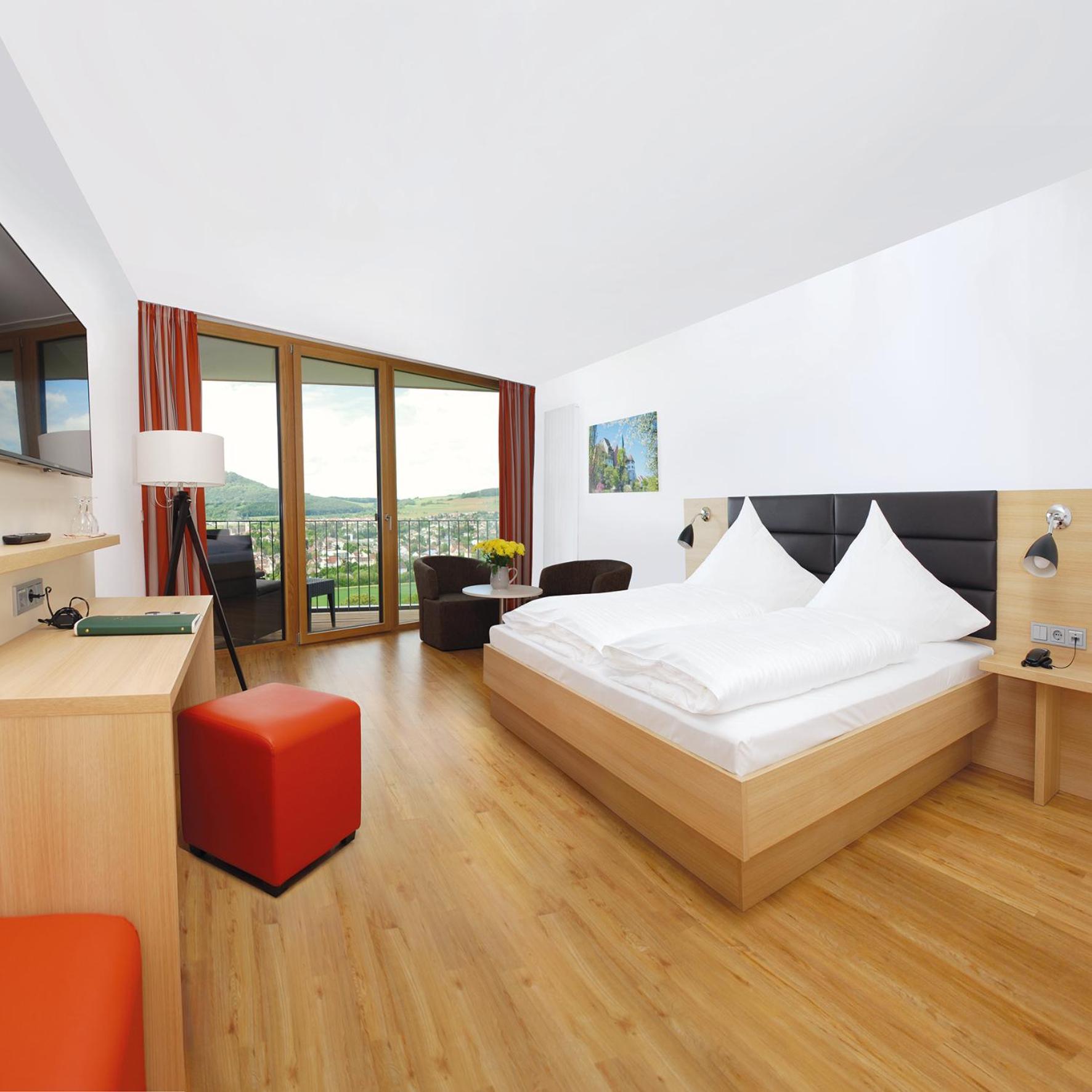 Double Room with Balcony - Photo 4