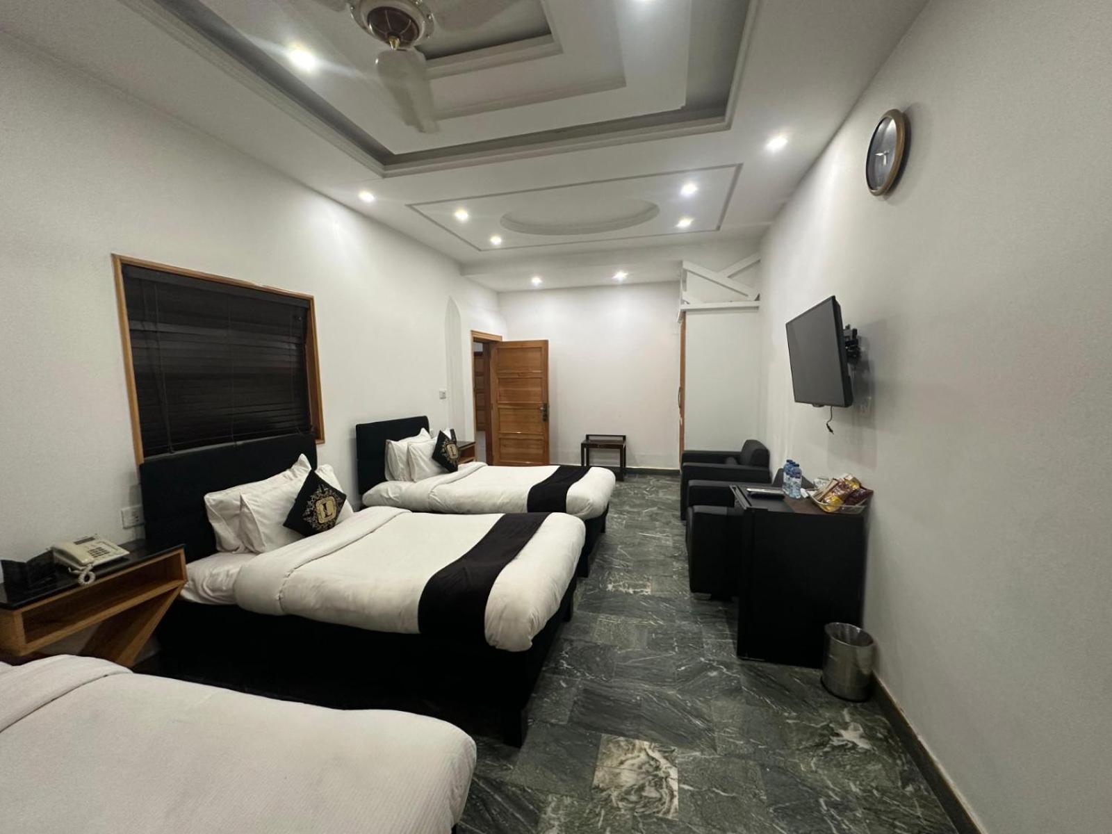 Superior Triple Room photo 2