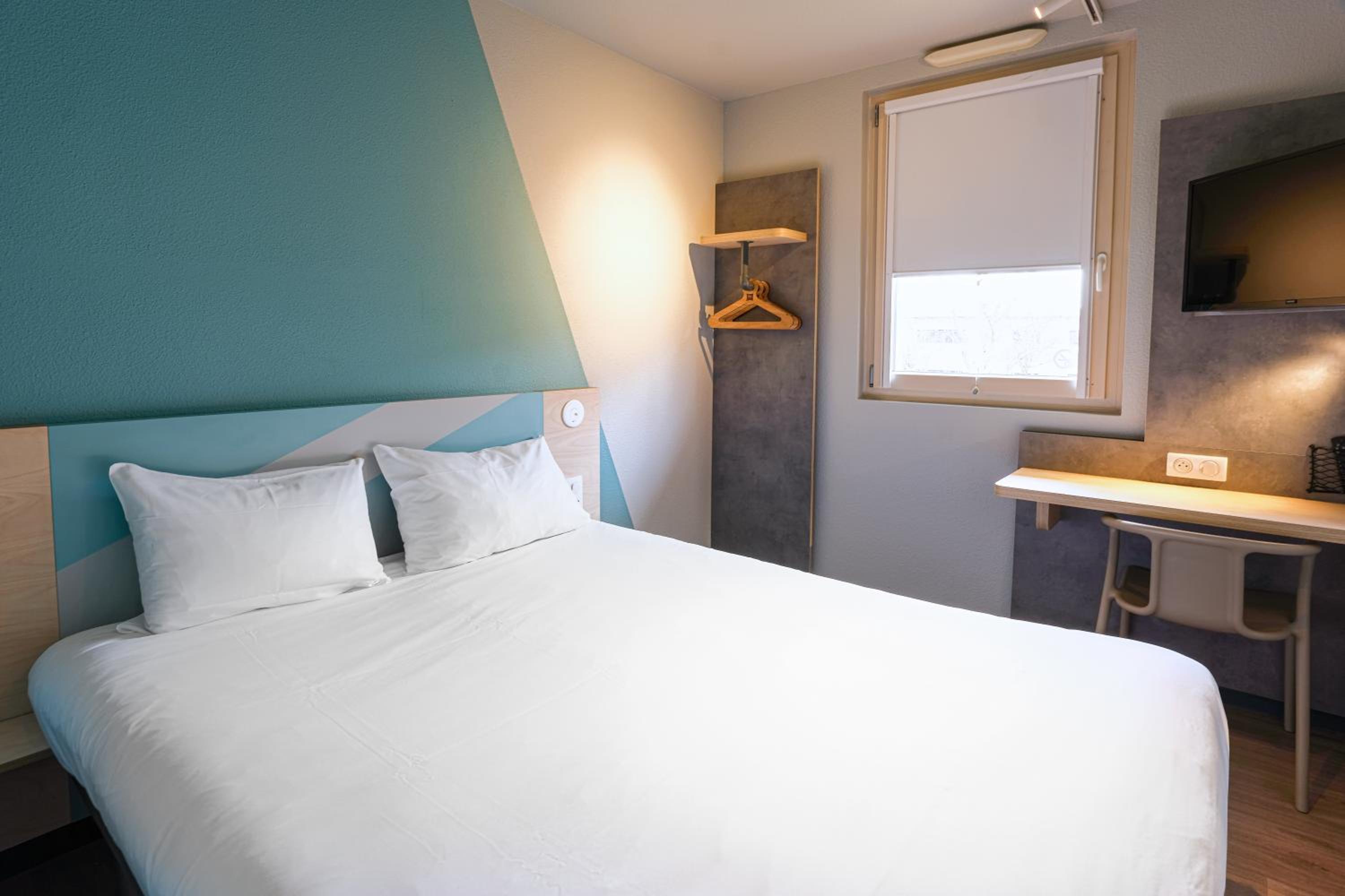 Classic Room with Double Bed - Photo 9