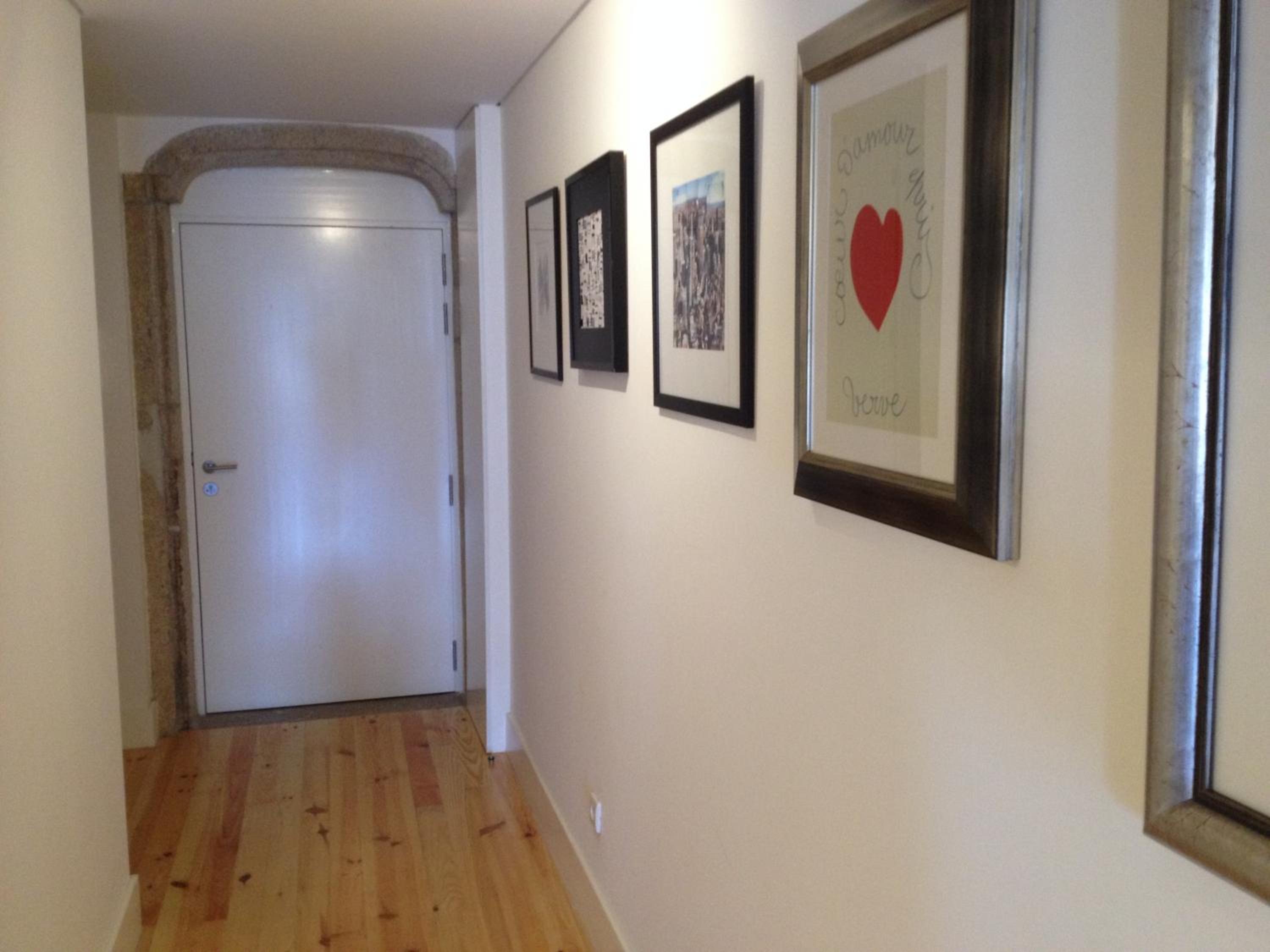 Apartment with Terrace - Photo 14