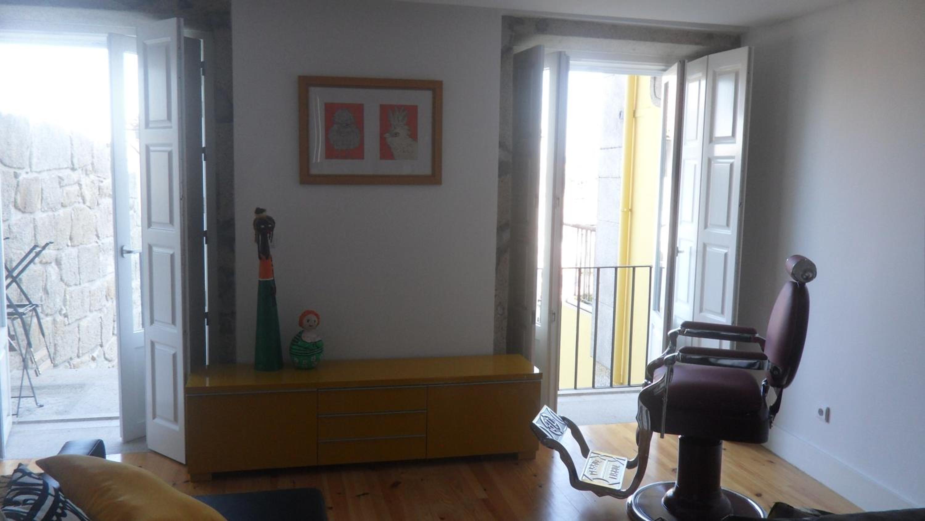 Apartment with Terrace - Photo 12