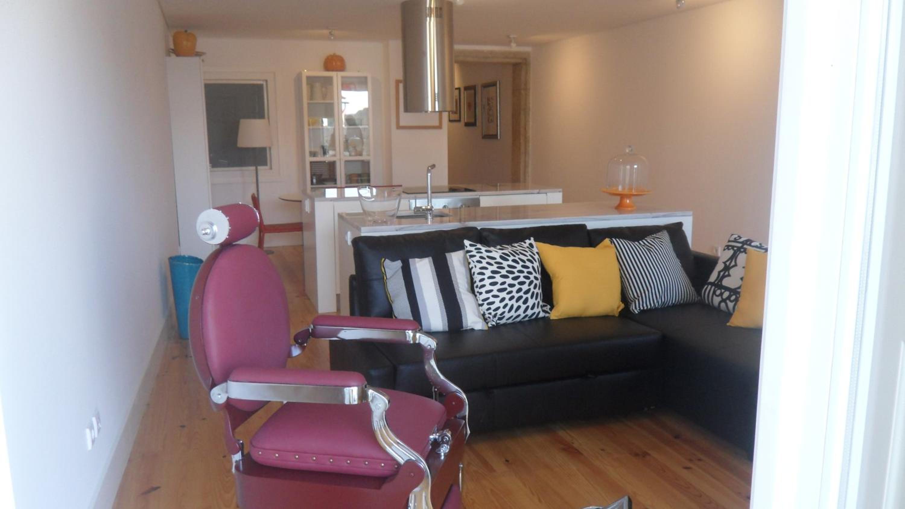 Apartment with Terrace - Photo 8