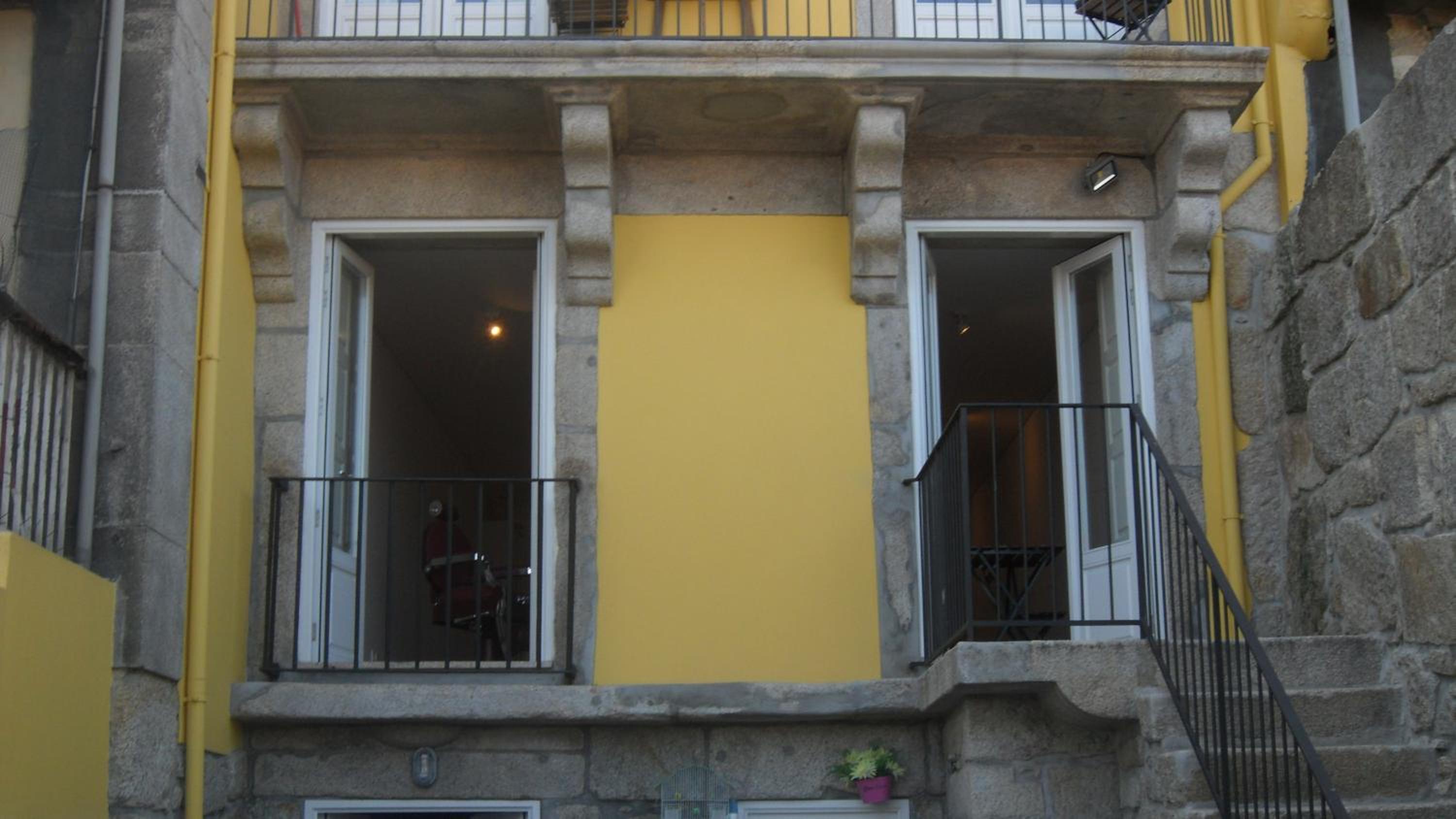 Apartment with Terrace - Photo 7