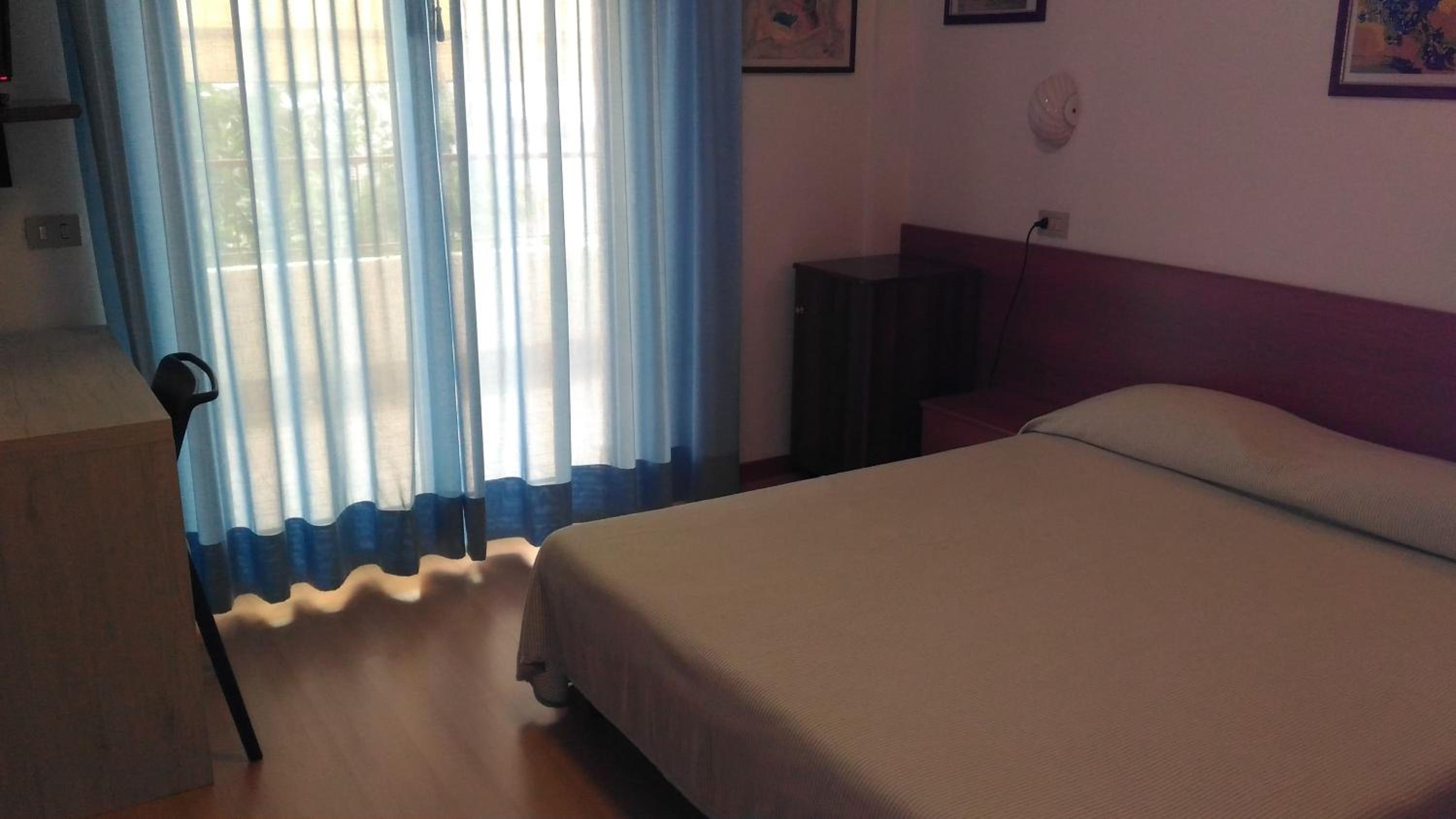 Double or Twin Room - Photo 1