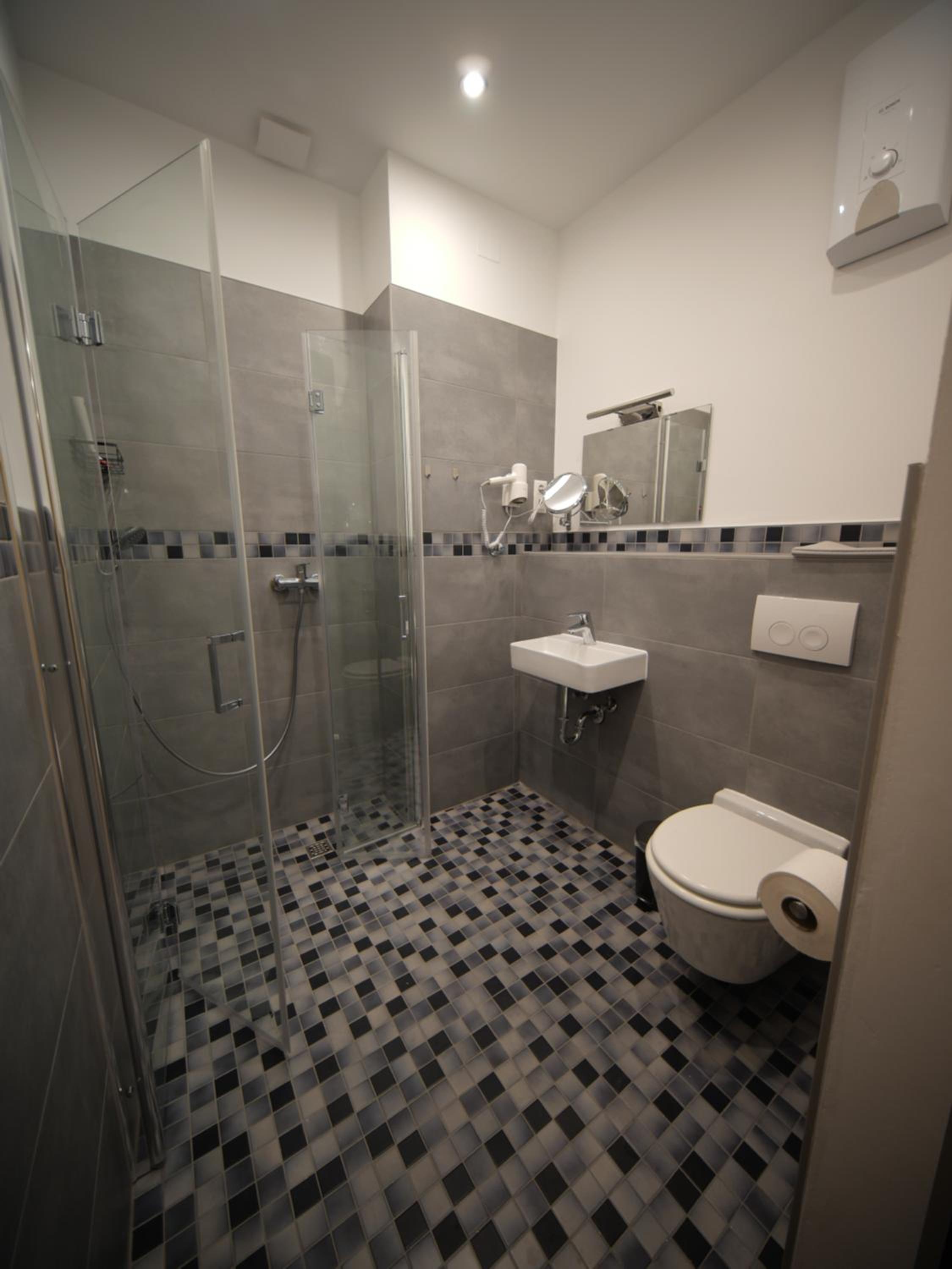 Comfort Triple Room with Shower photo 2