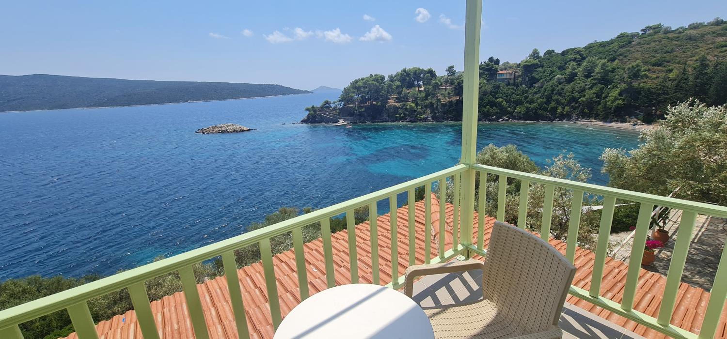 Deluxe Double Room with Balcony and Sea View photo 3