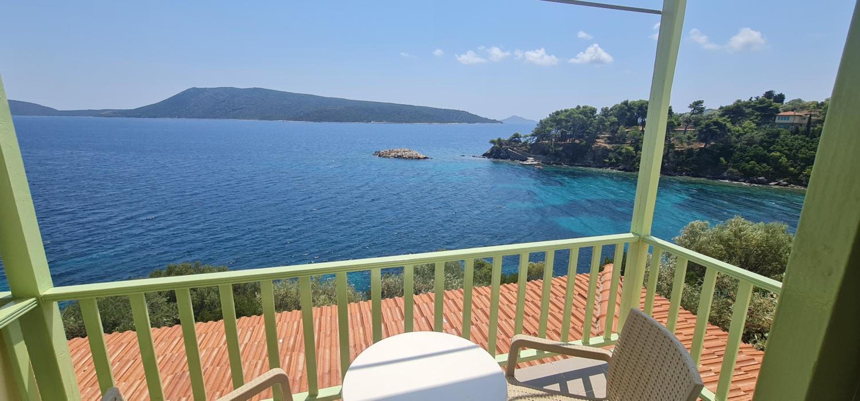 Deluxe Double Room with Balcony and Sea View photo 2