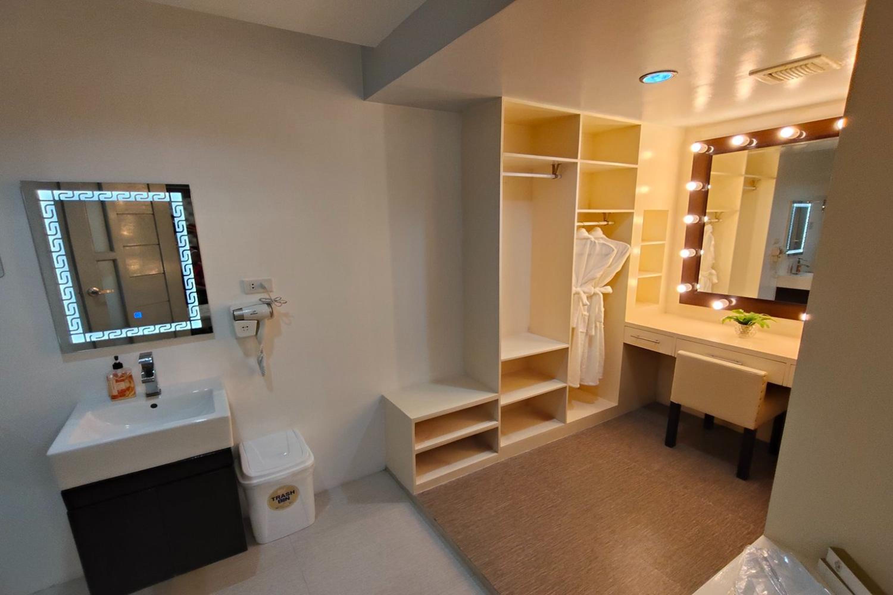 King Suite photo 2
