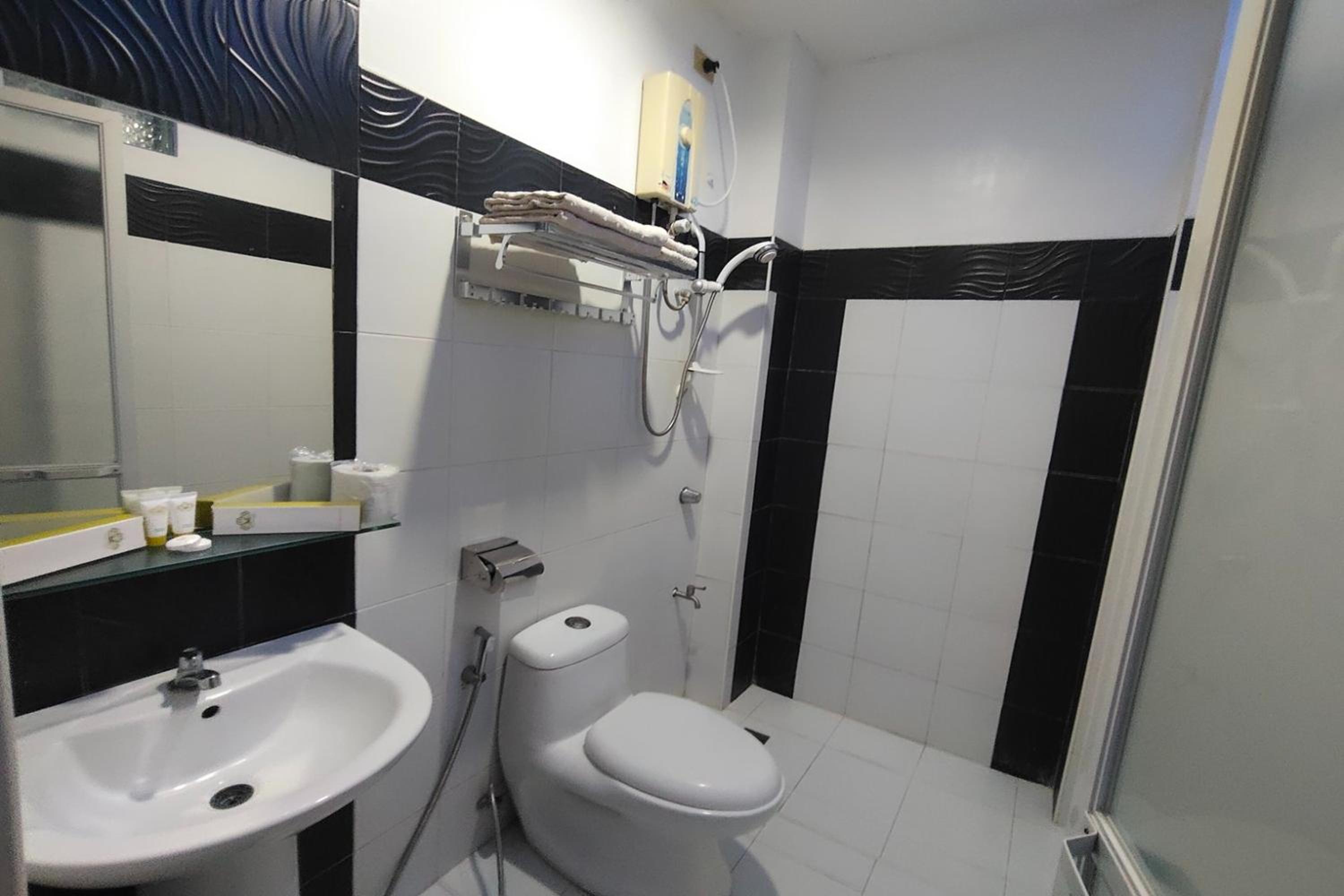 Deluxe Room - Photo 2