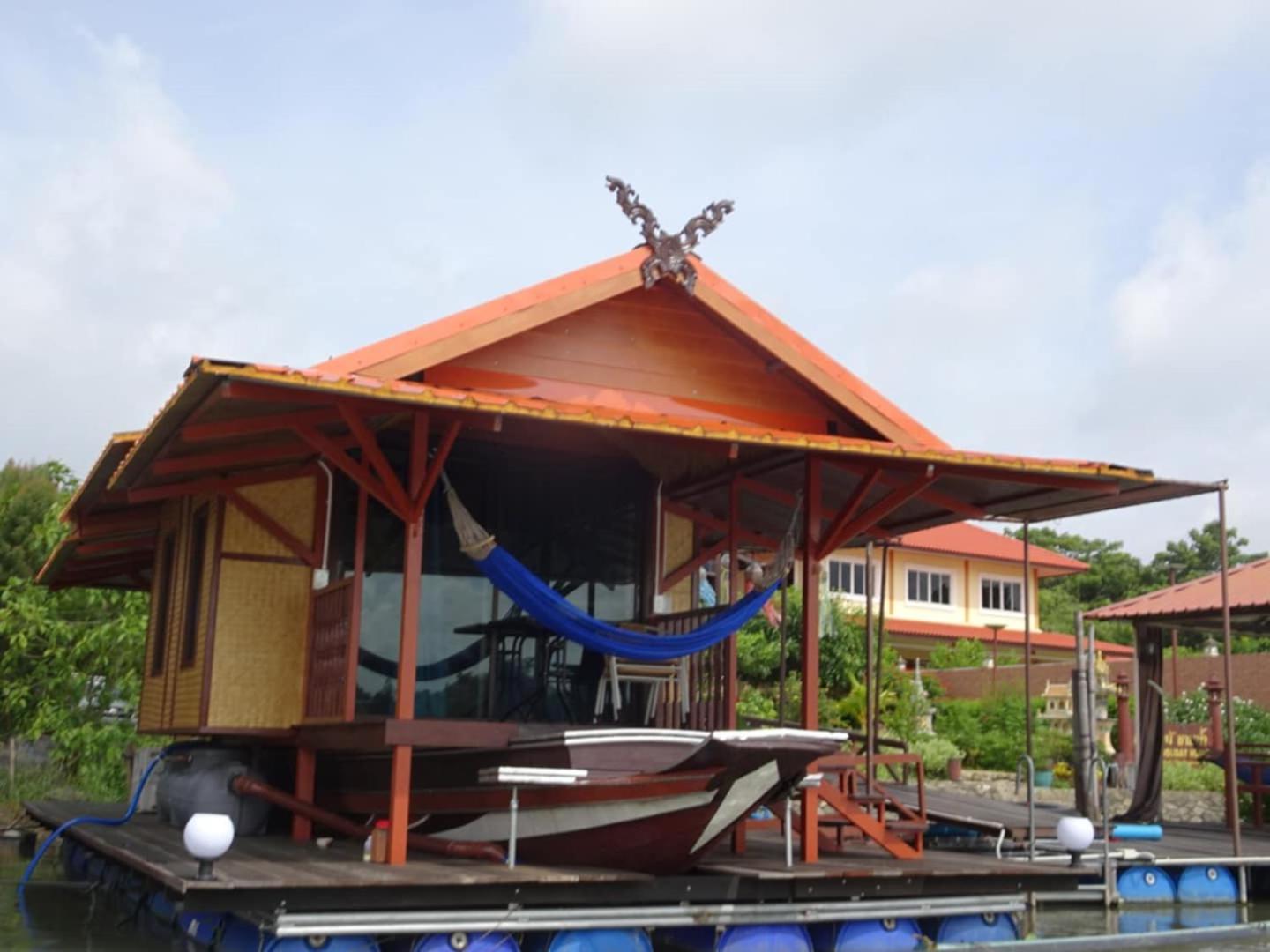 Bungalow - Water Front  photo 3