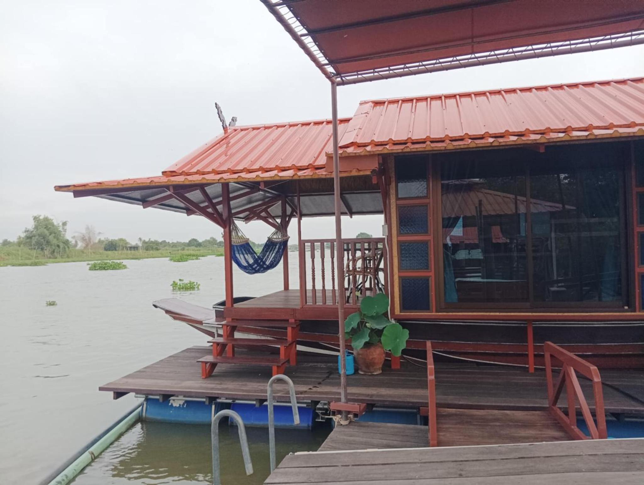 Bungalow - Water Front  photo 1