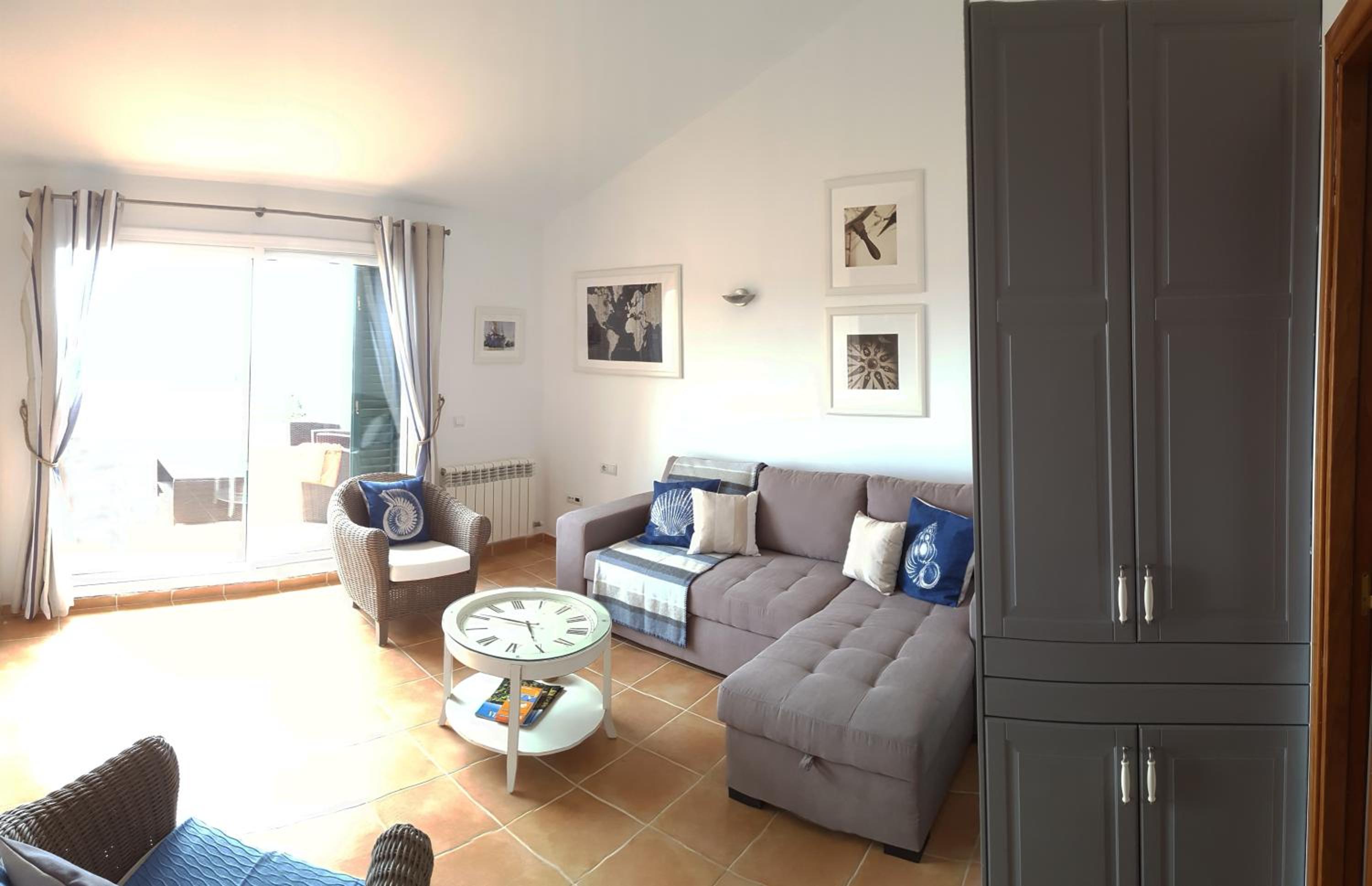 Four-Bedroom House photo 3
