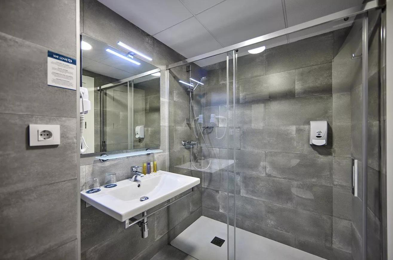 Superior Double or Twin Room with Pool View