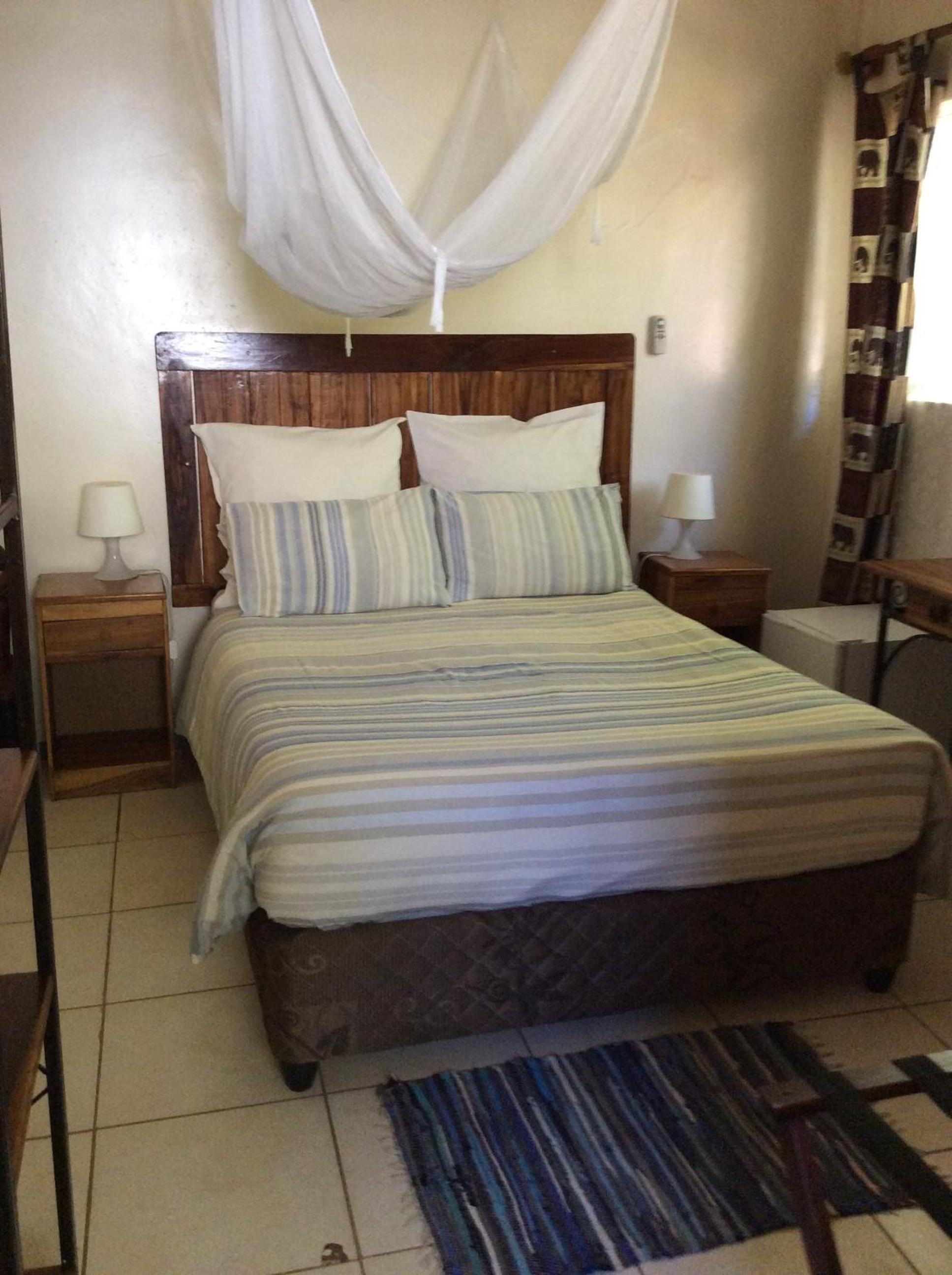Budget Double Room photo 3