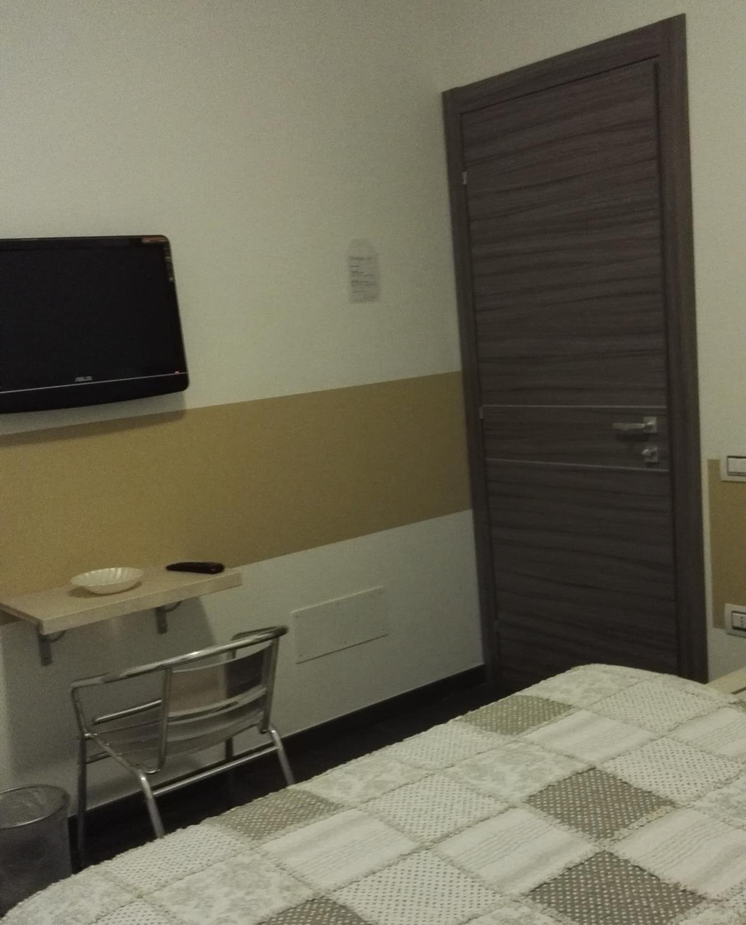 Double Room with Private External Bathroom photo 3