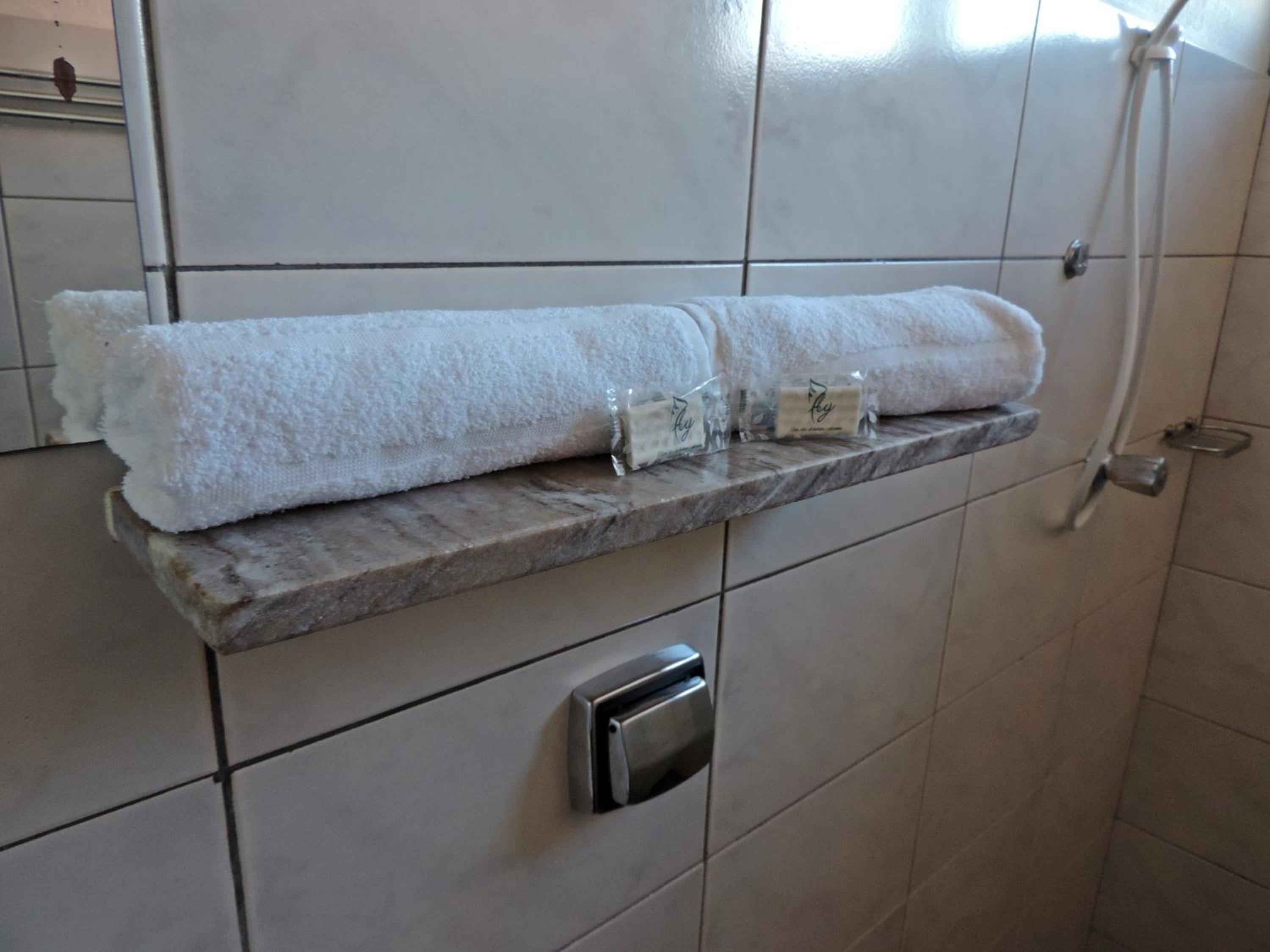 Deluxe Room (1 adult + 2 children)
