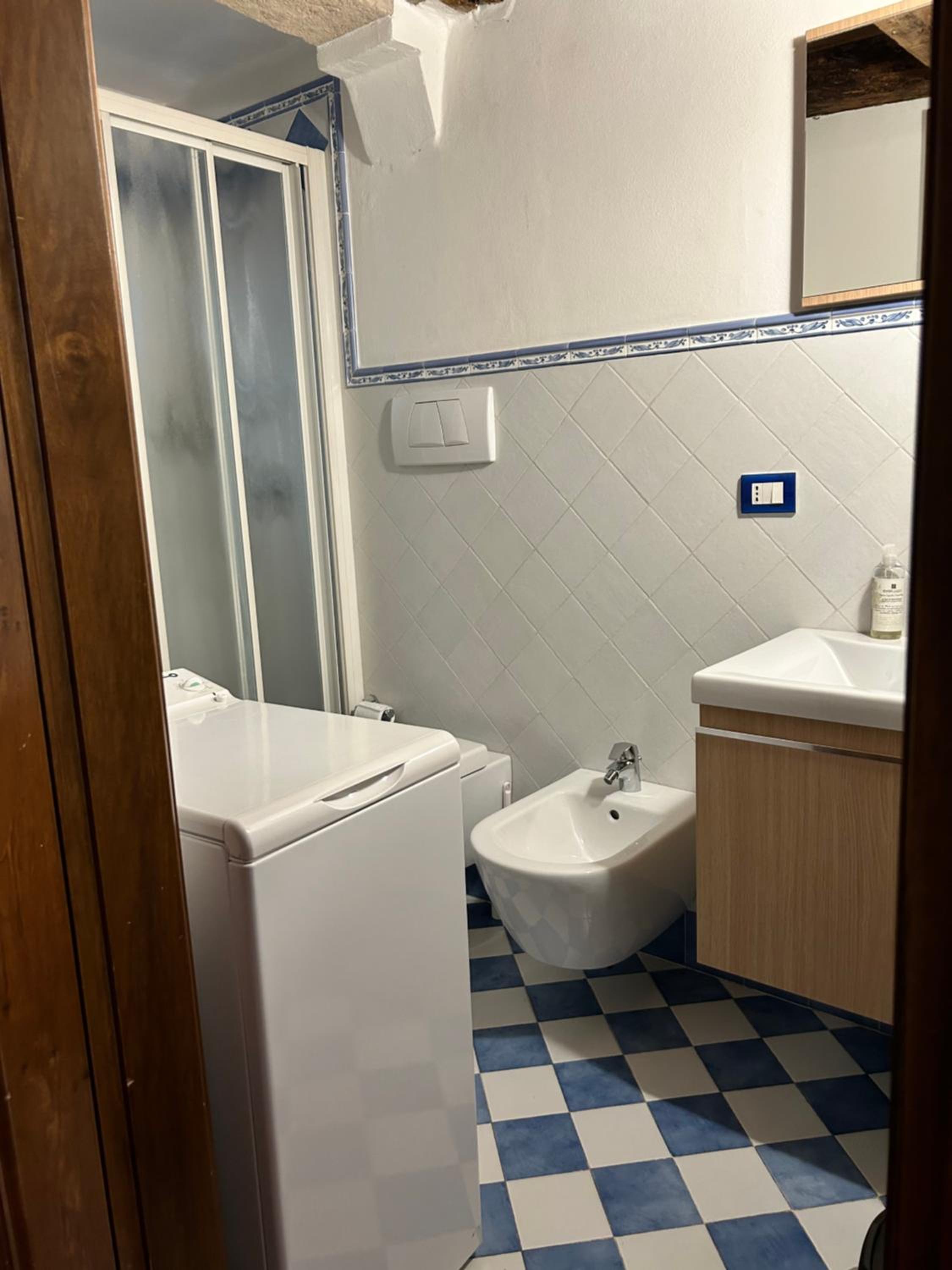 One-Bedroom Apartment - Annex