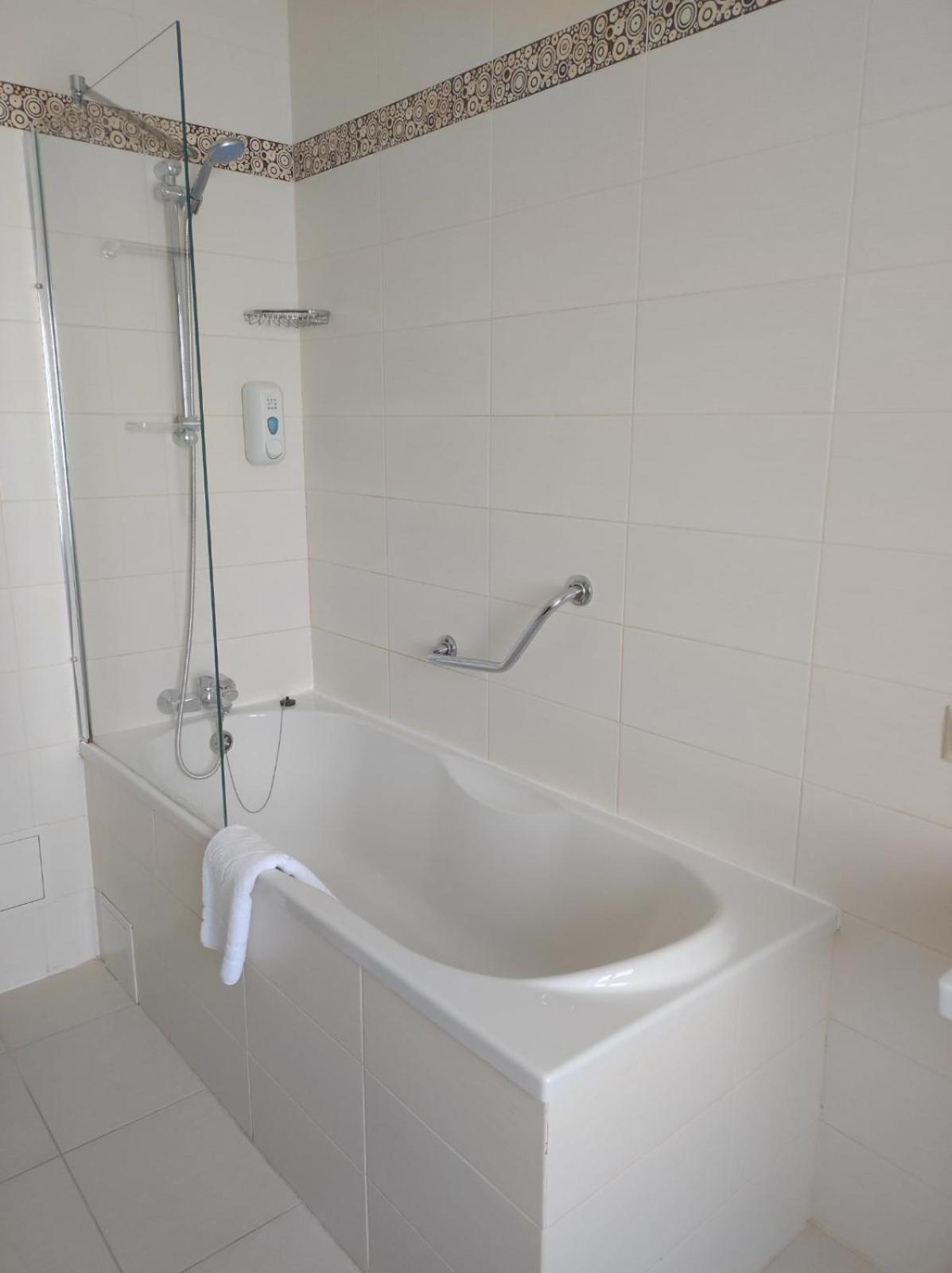 Double or Twin Room - Disability Access photo 1