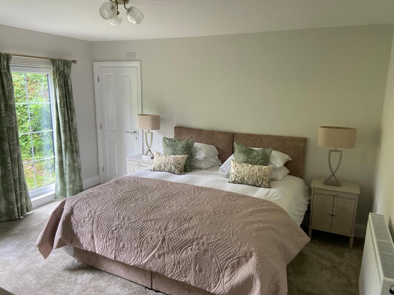 Four-Bedroom House photo 2