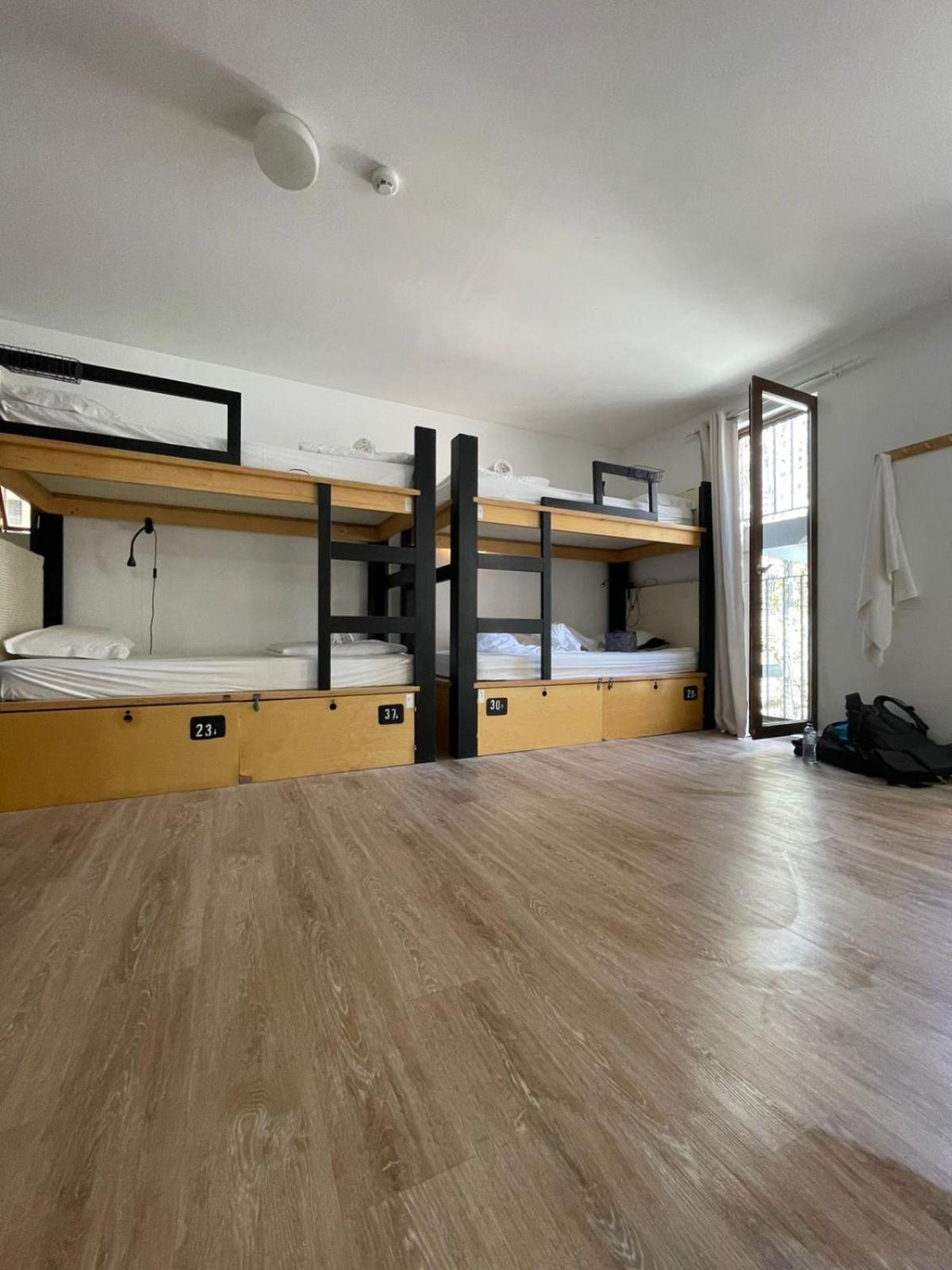 Single Bed in 8-Bed Dormitory Room photo 2