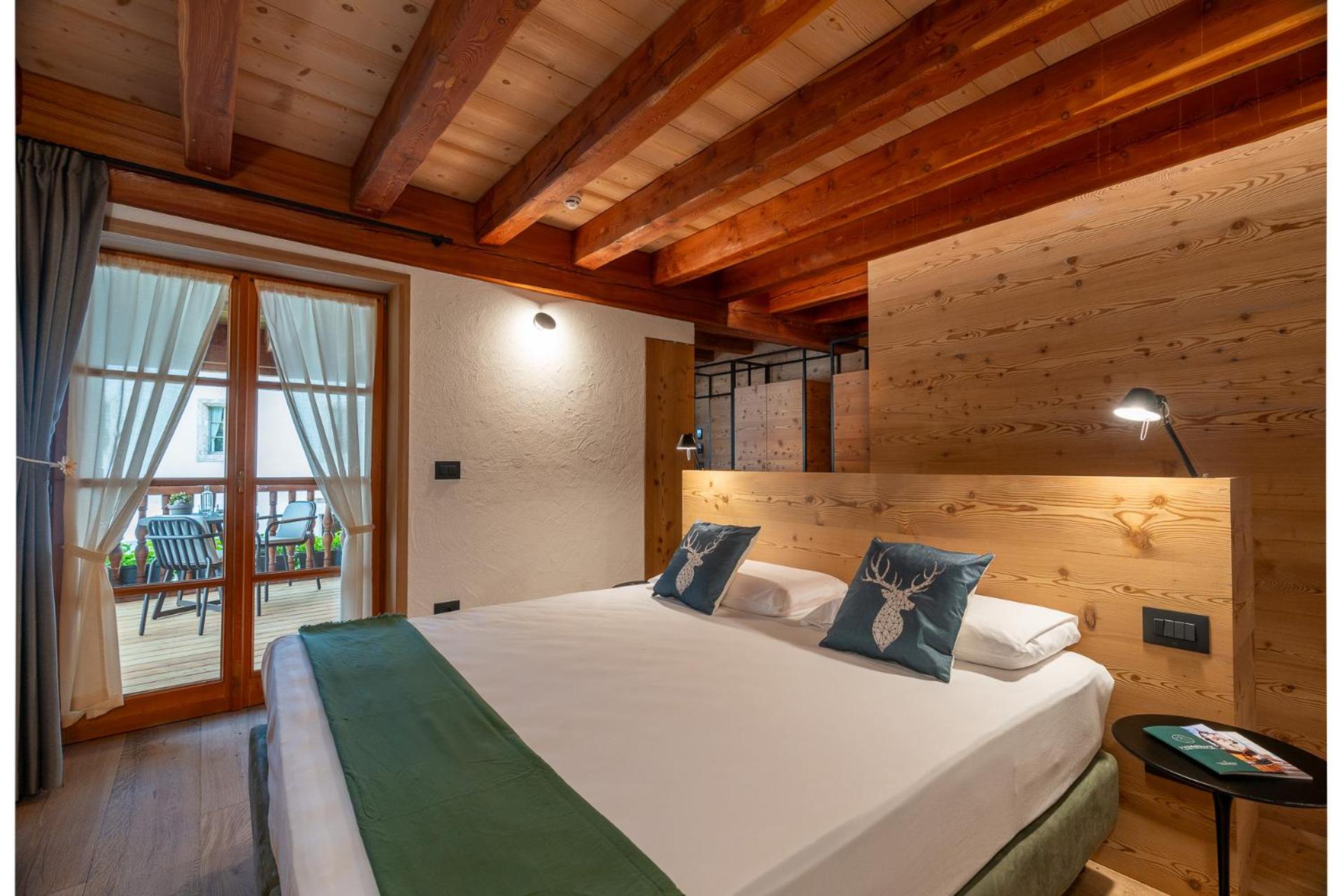 Junior Suite with Balcony