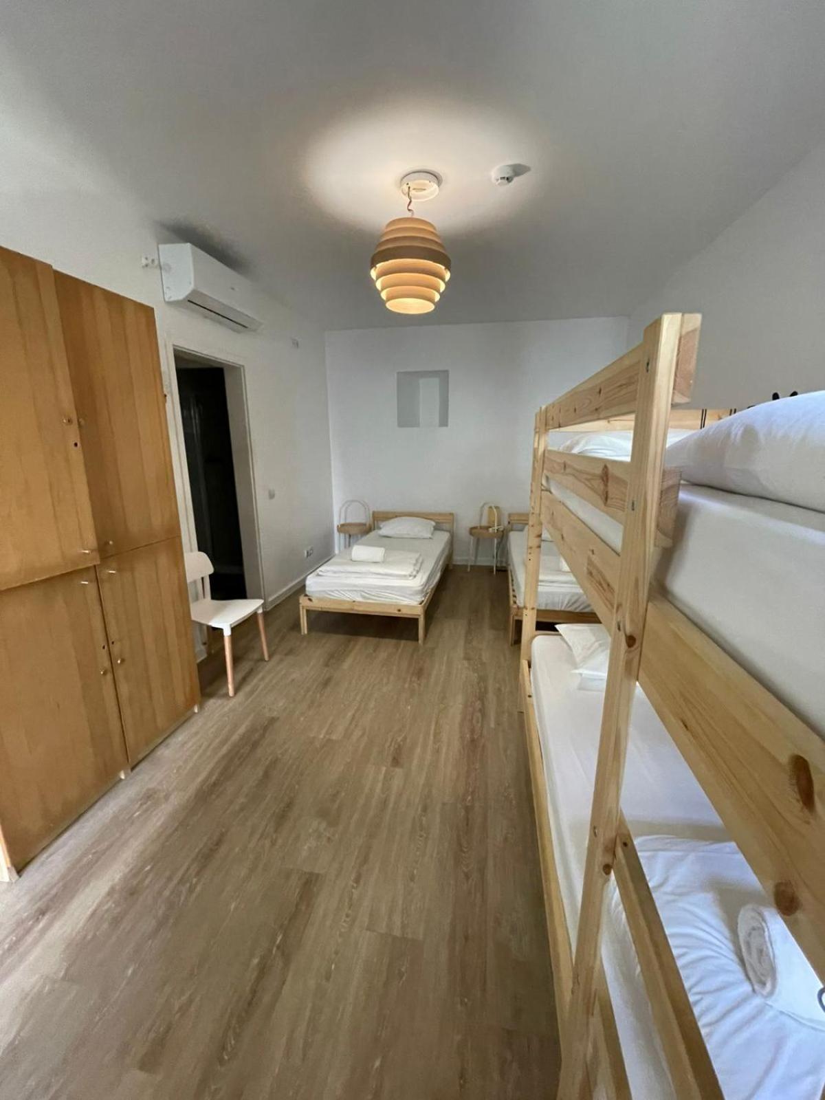 Bed in 4-Bed Mixed Dormitory Room photo 2