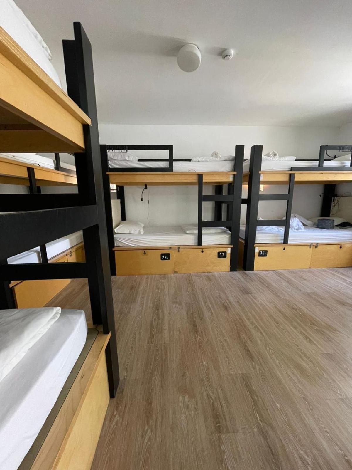 Single Bed in 8-Bed Dormitory Room photo 3