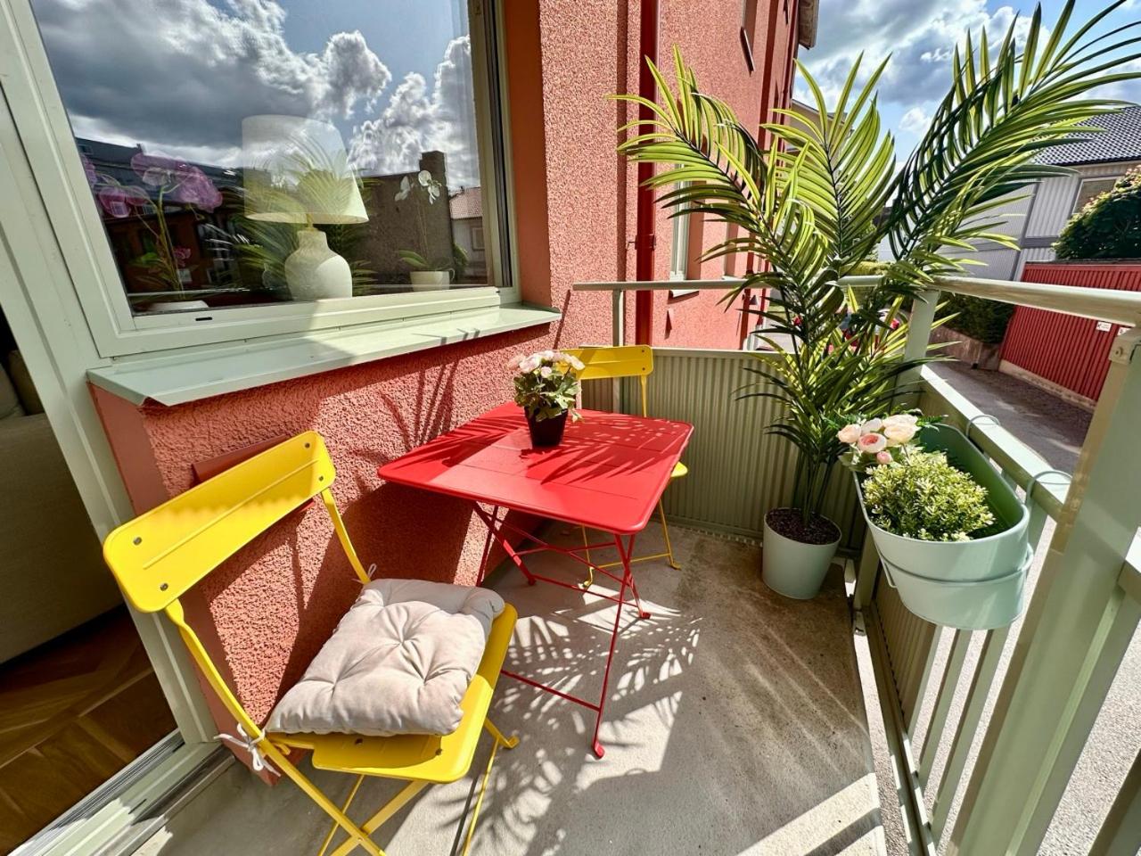 Two-Bedroom Apartment with Balcony photo 3