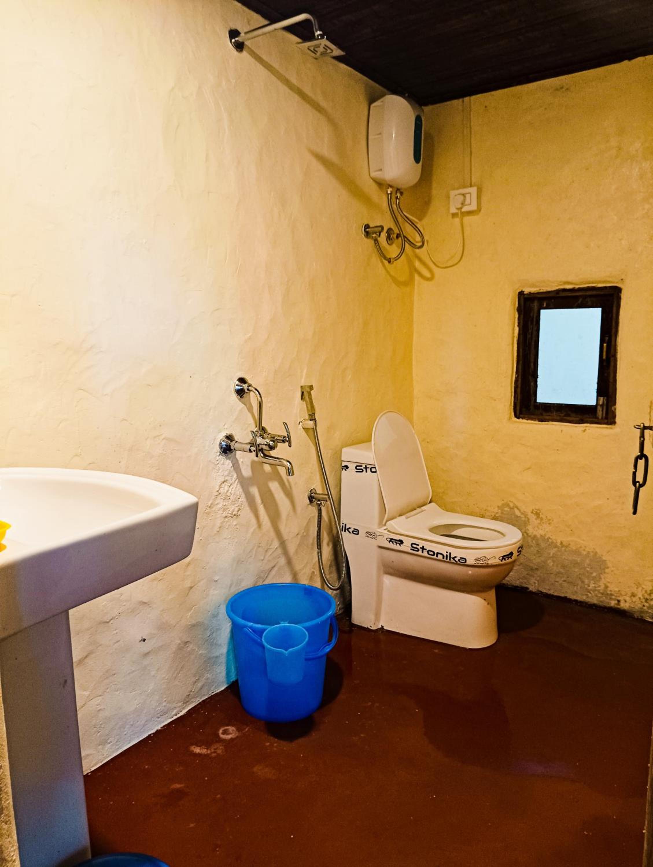 Suite - Photo 1