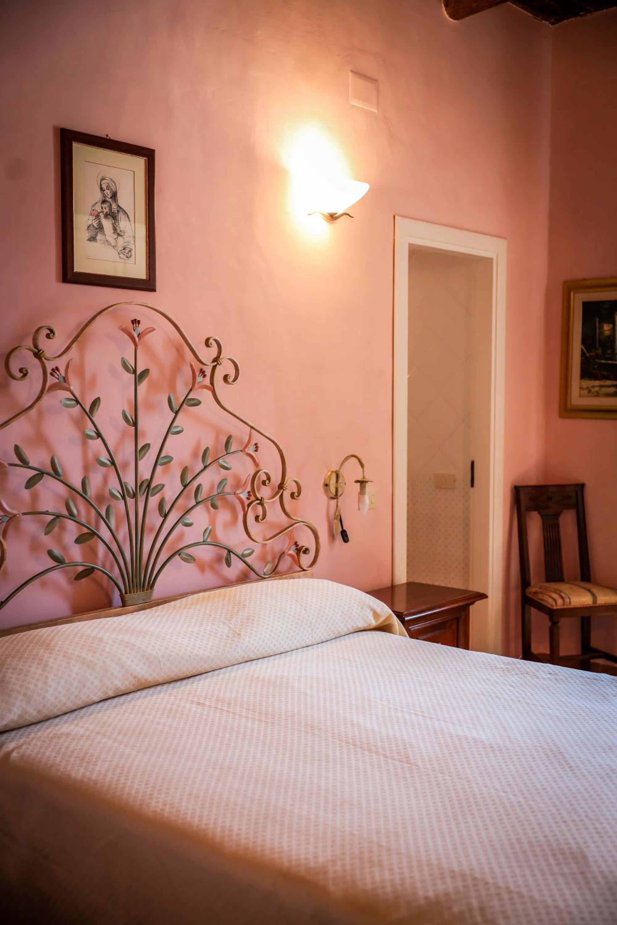 Double Room - Photo 3