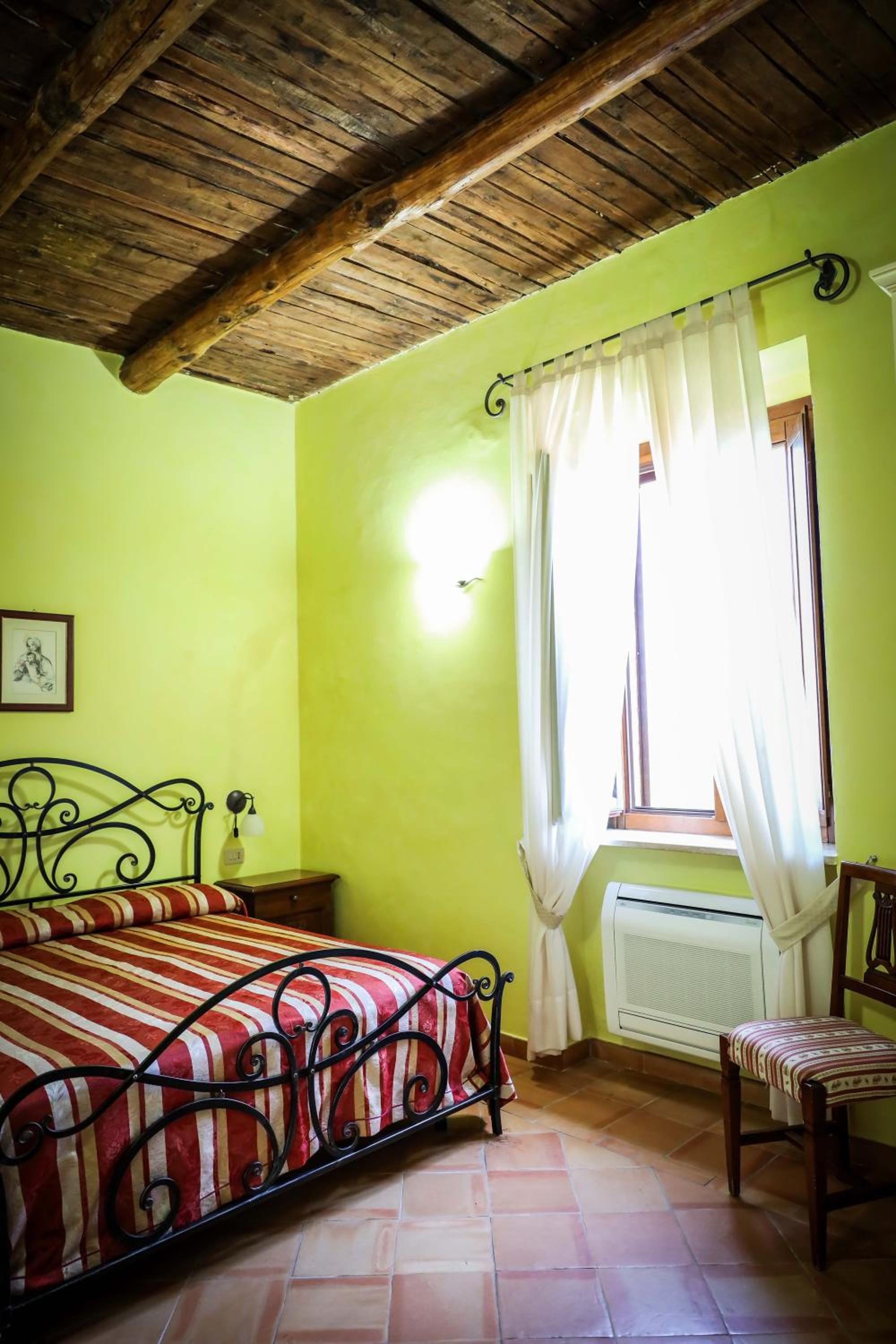 Double Room - Photo 6