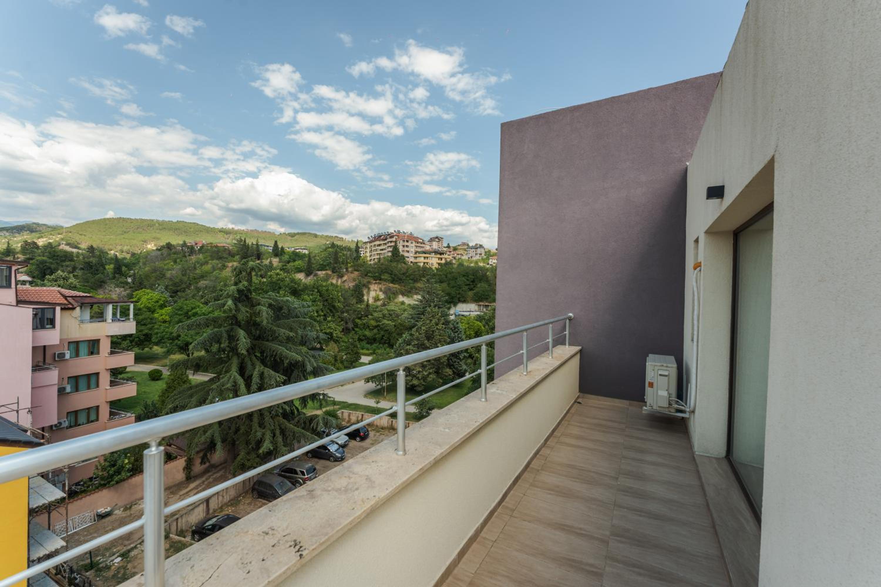 Two-Bedroom Apartment with City View photo 2