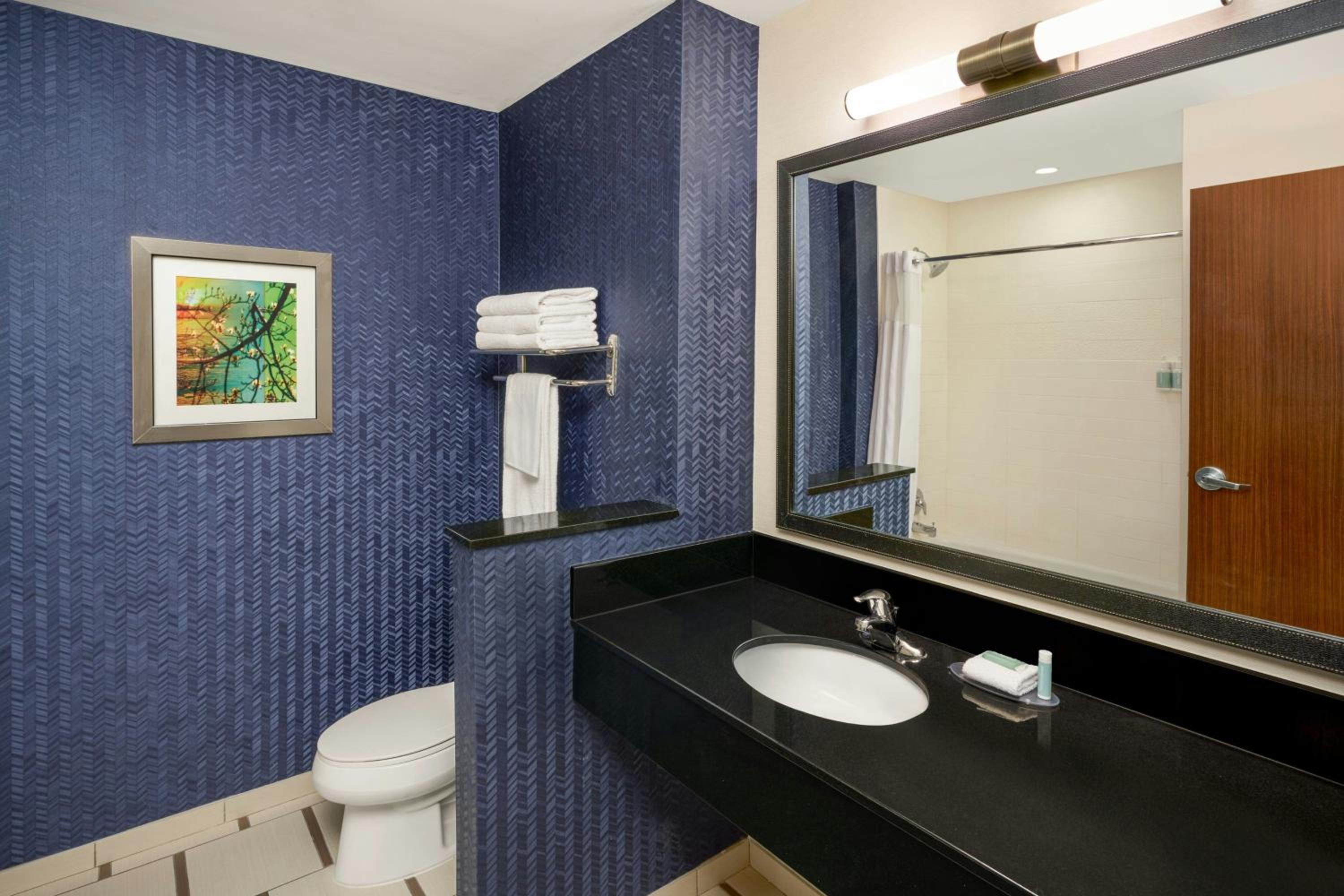 Queen Room with Two Queen Beds - Hearing Accessible