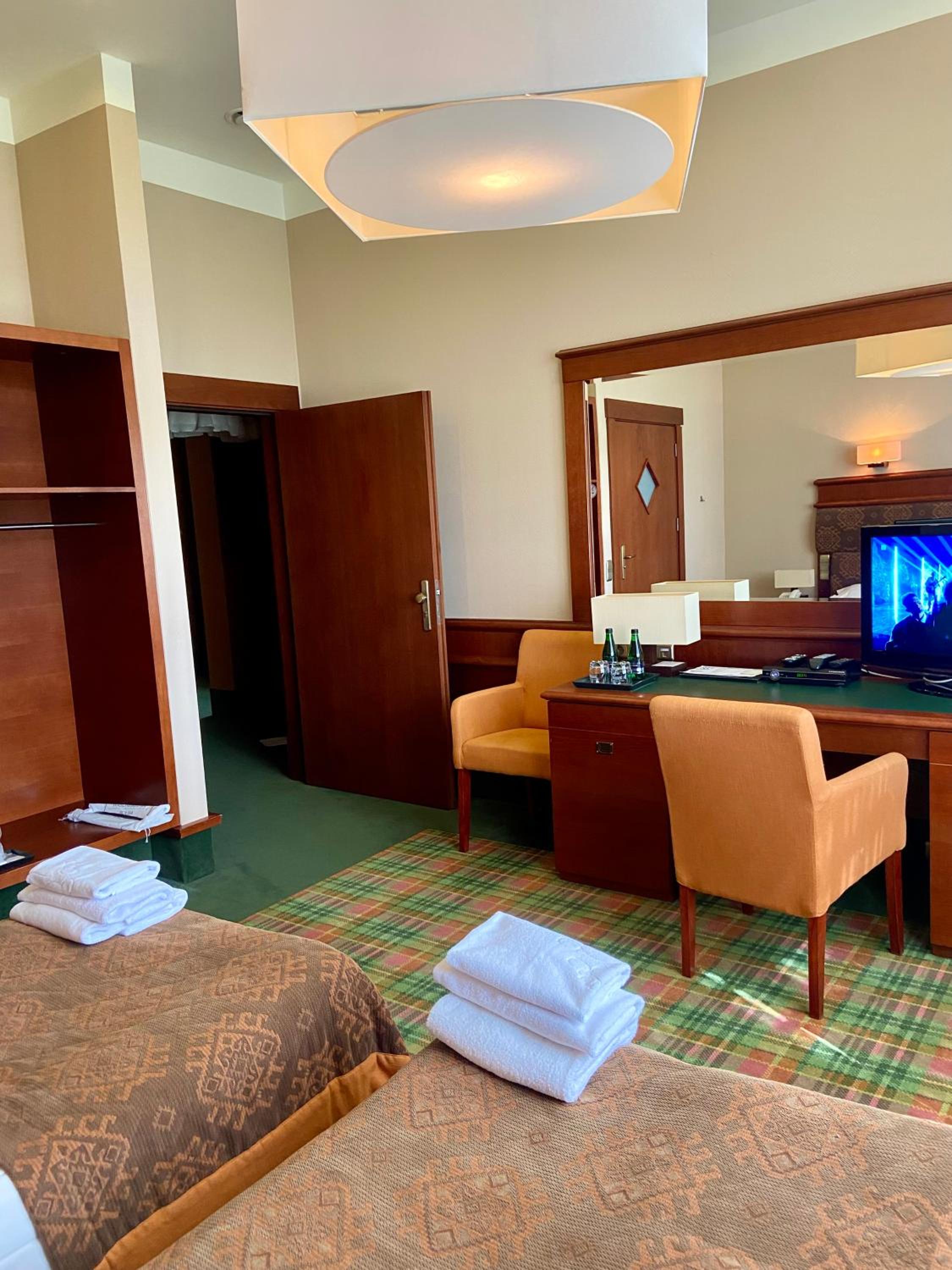 Double Room - Disability Access - Photo 6