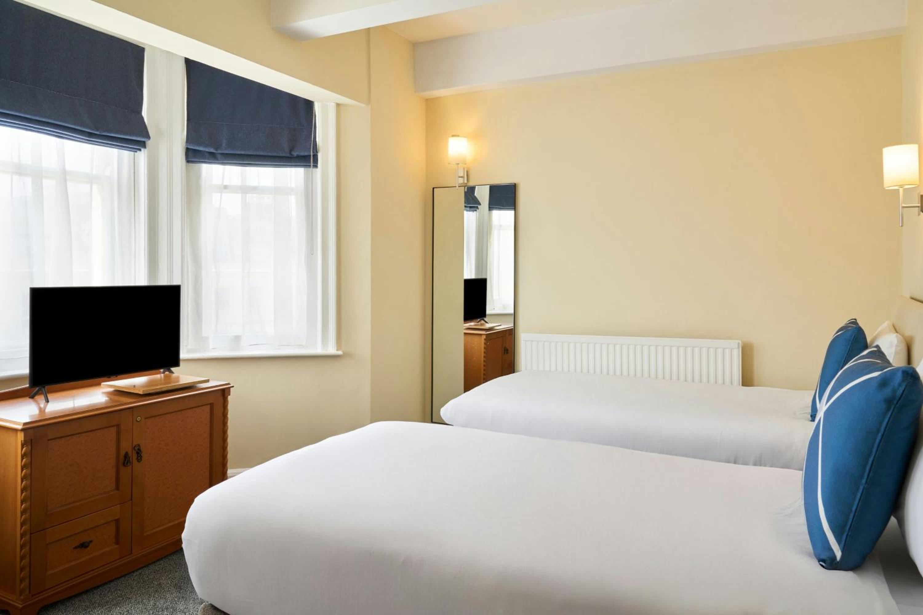 Standard Twin Room photo 2