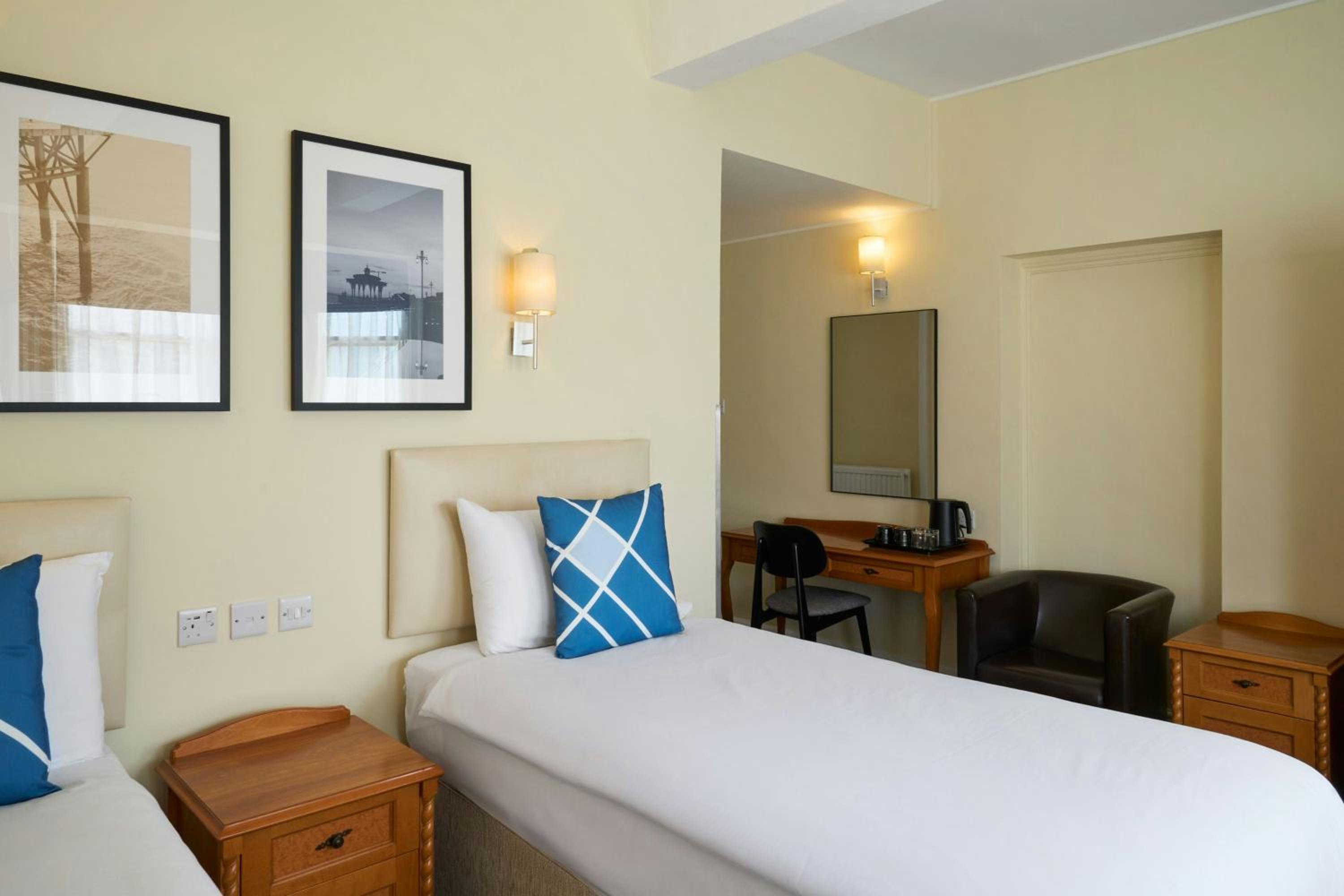 Standard Twin Room photo 1