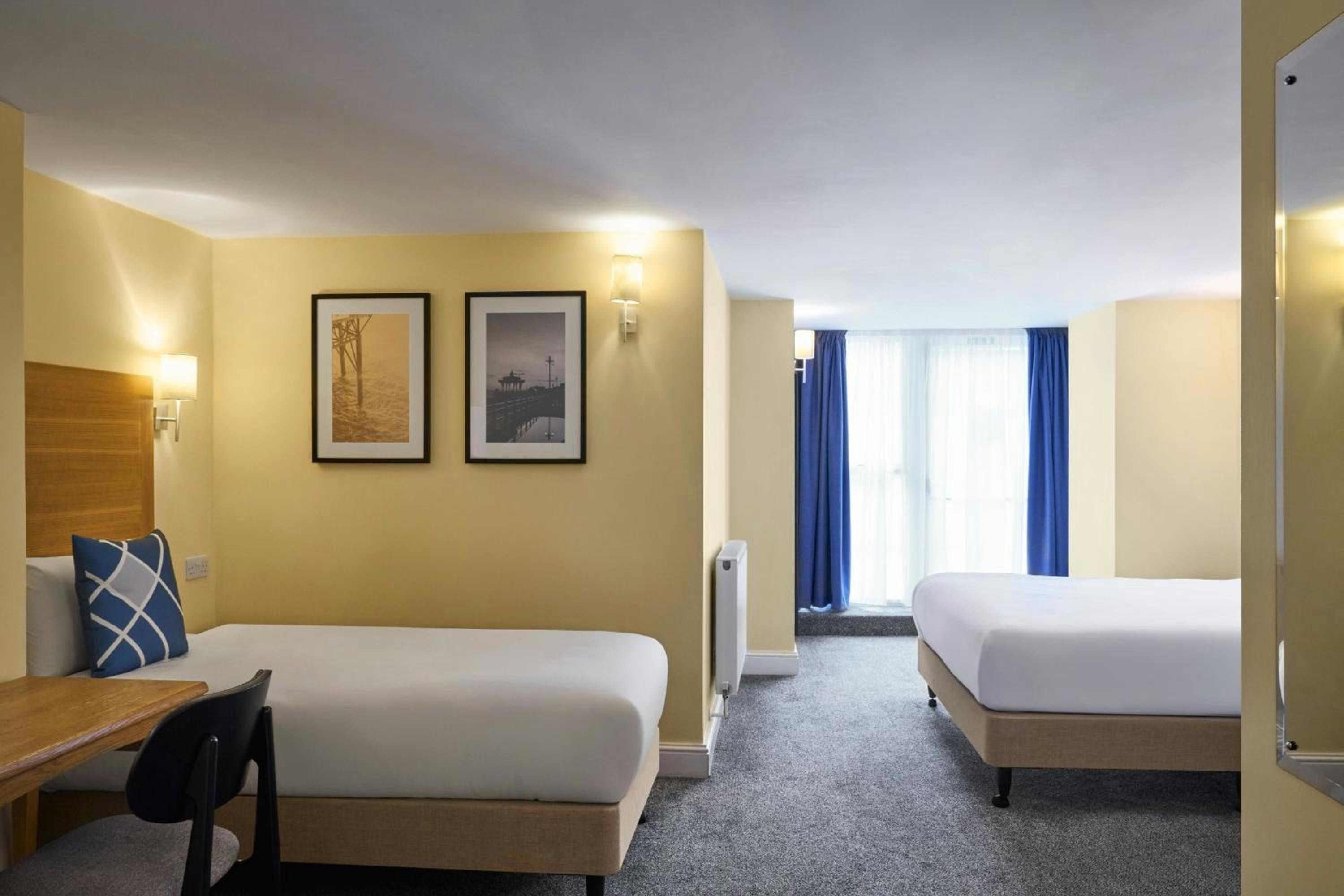 Triple Room with Double and Single Bed - Photo 1