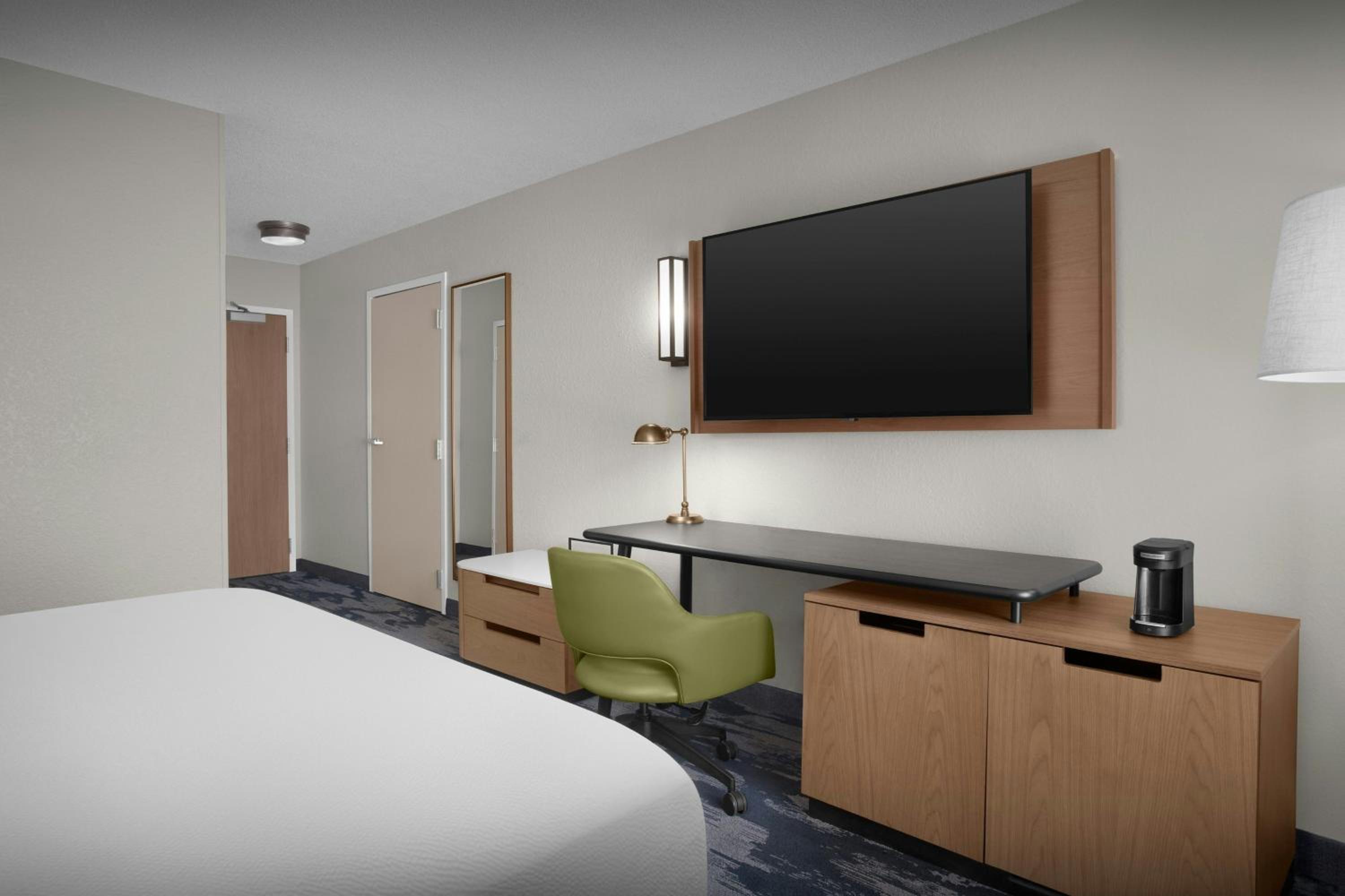King Room - Hearing Accessible - Photo 3