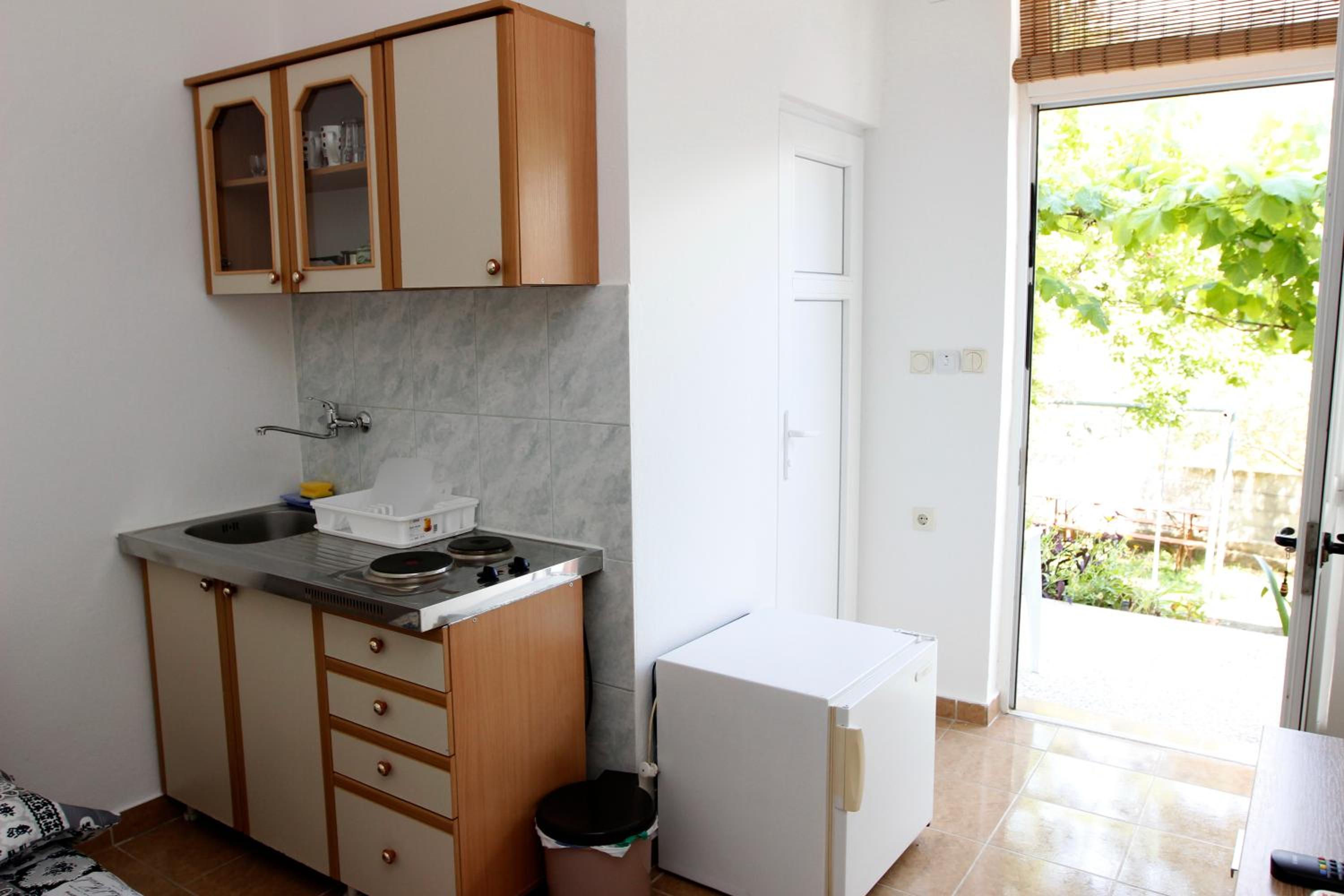 Double or Twin Room with Private Bathroom - Photo 7