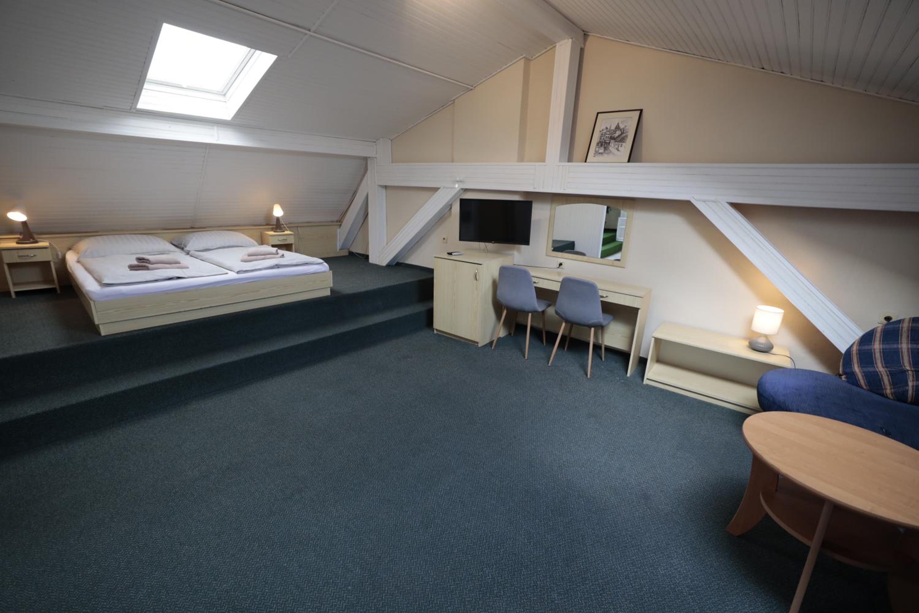Standard Queen Room photo 2