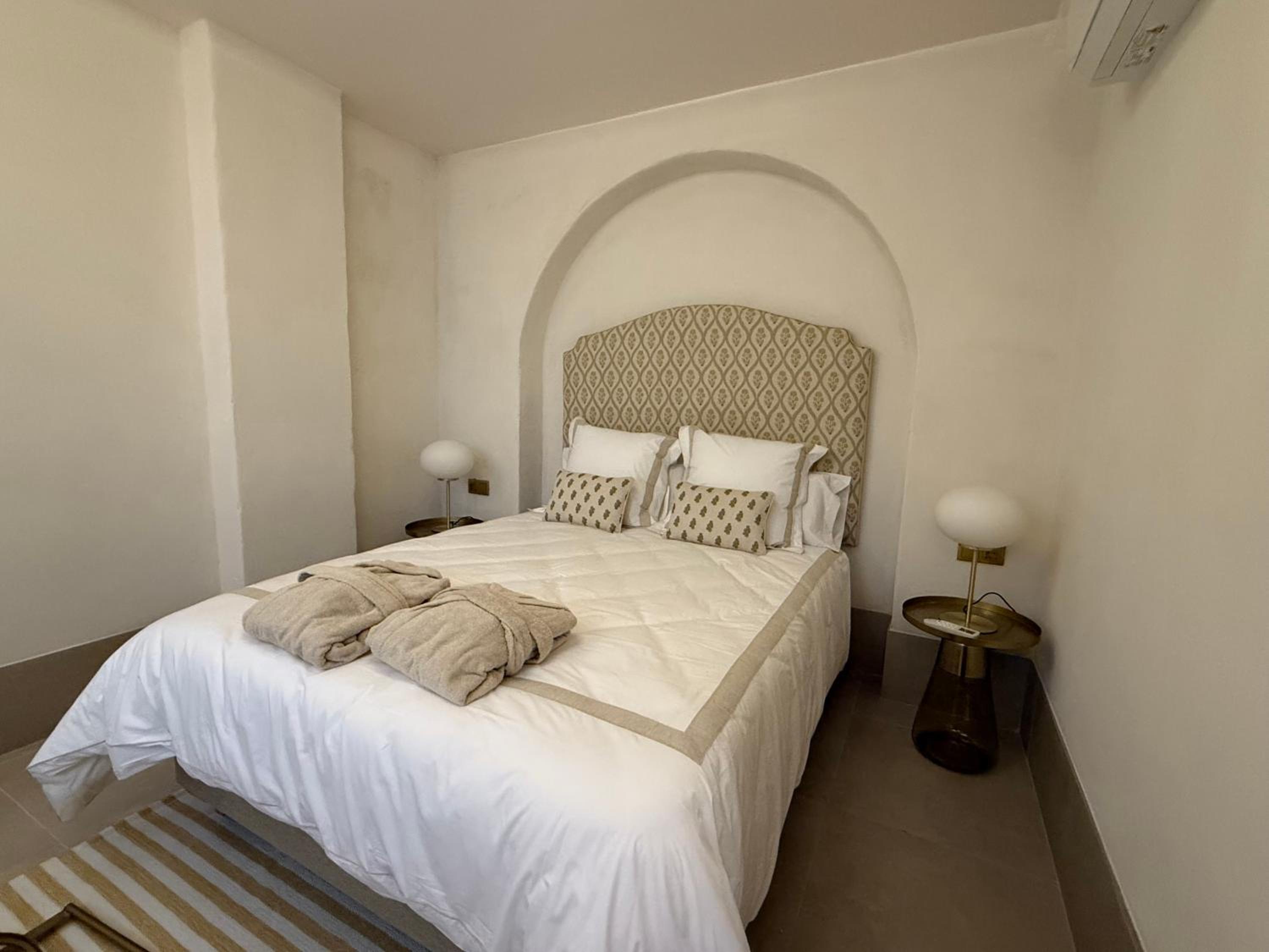 Deluxe Double Room with Bath