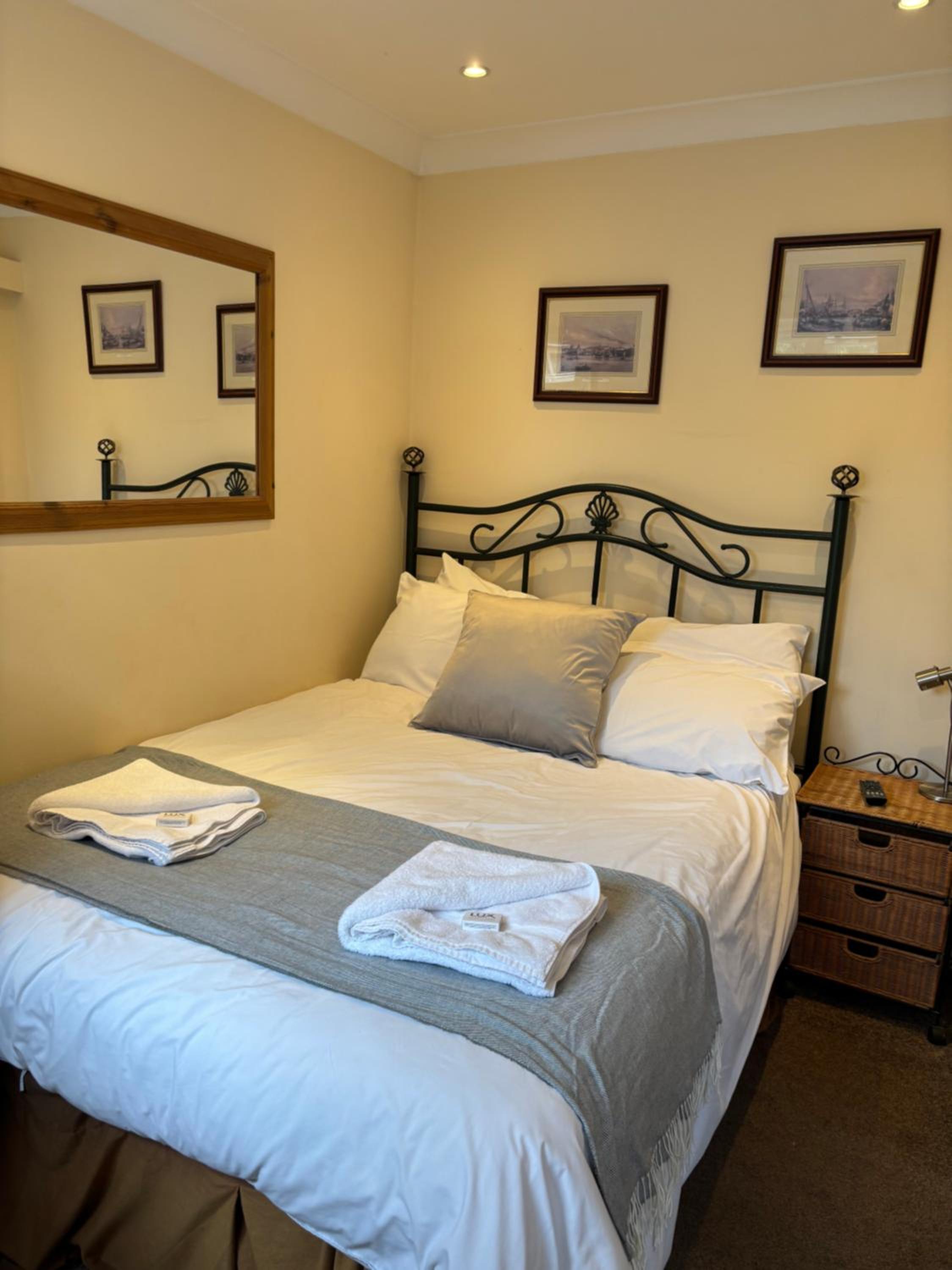 Small Double Room - Photo 1