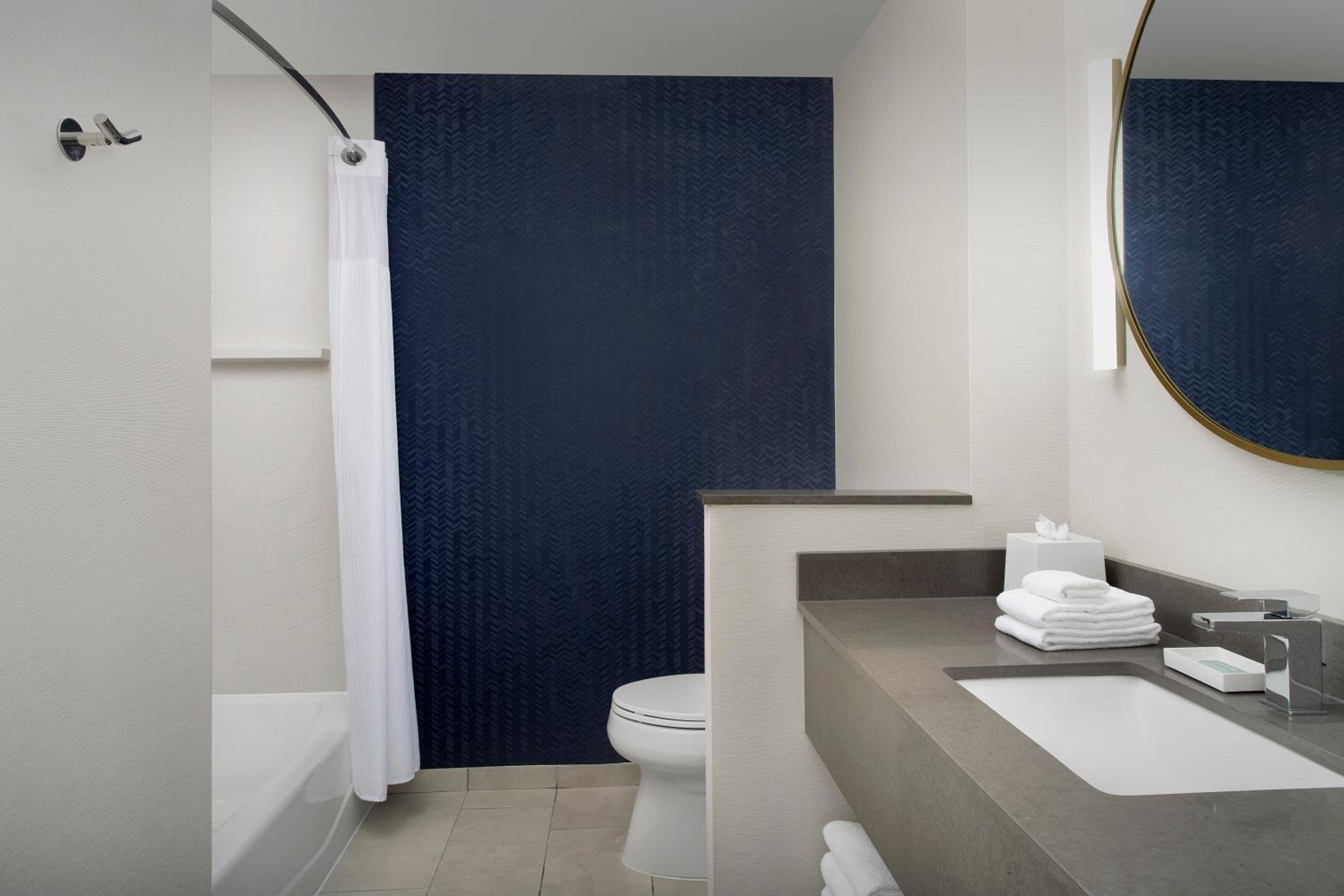 Queen Suite with Two Queen Beds and Sofa Bed - Hearing Accessible photo 2