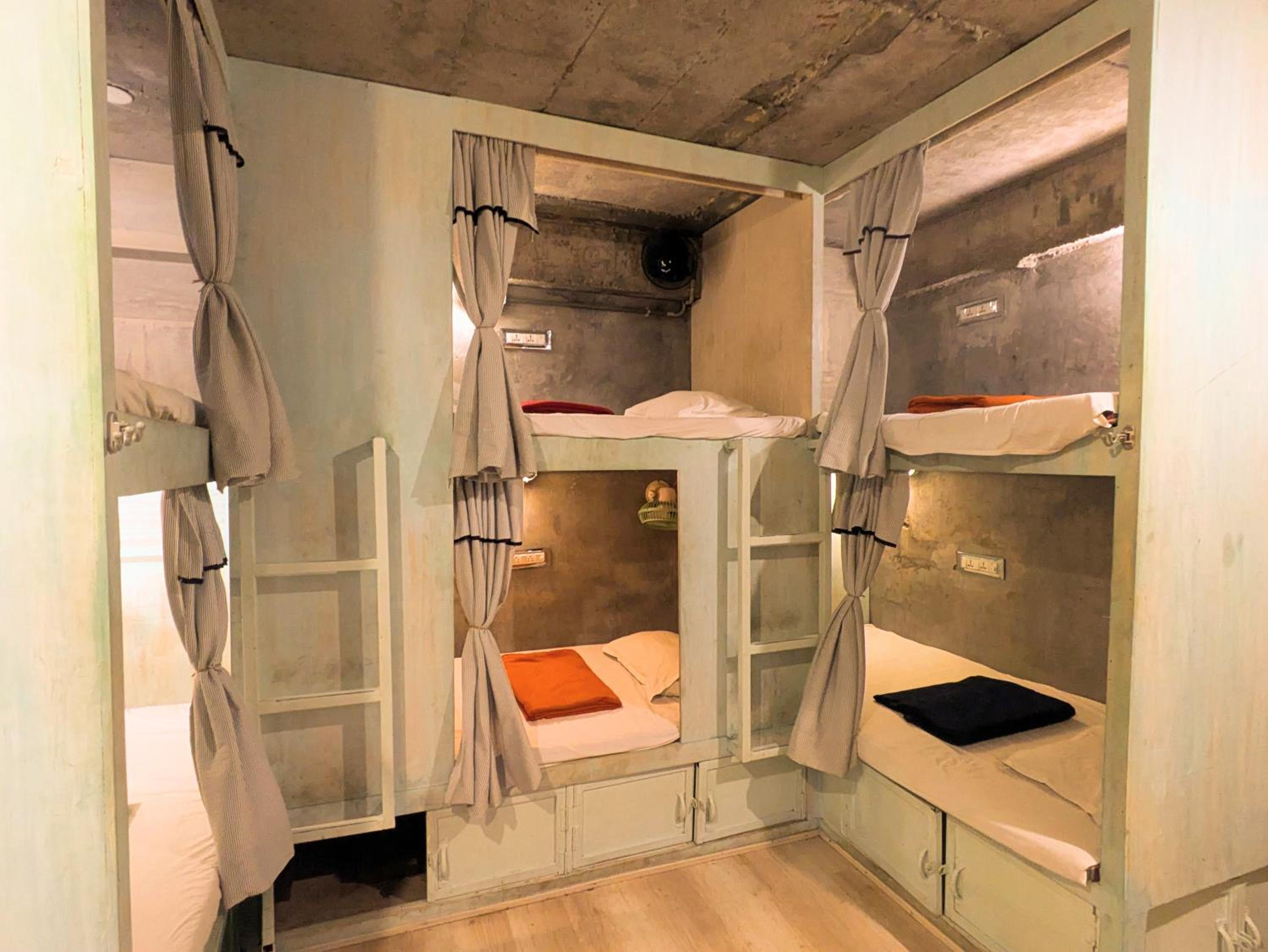 Bed in 6-Bed Female Dormitory Room photo 3