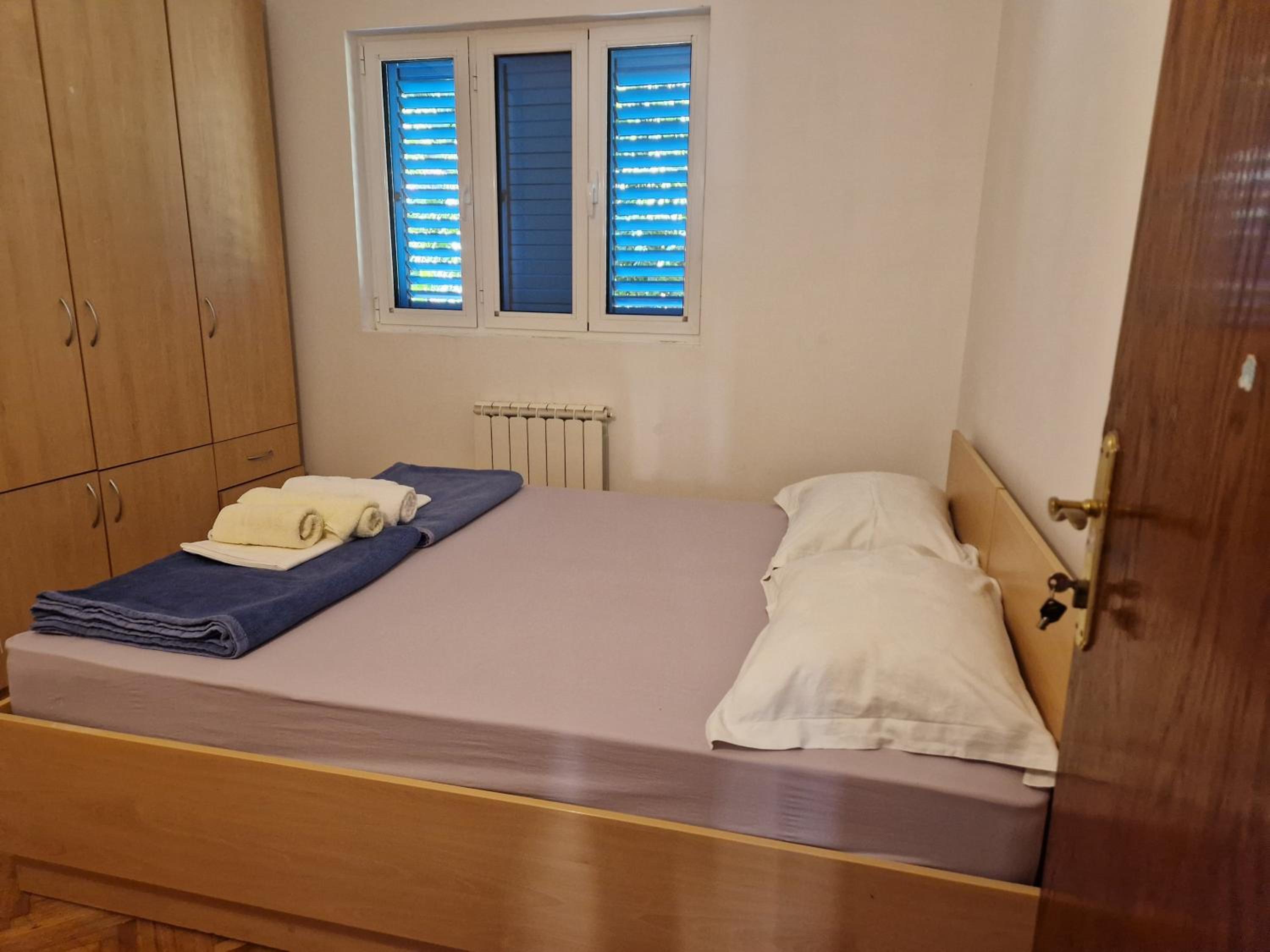 Two-Bedroom Apartment with Terrace and Sea View photo 2